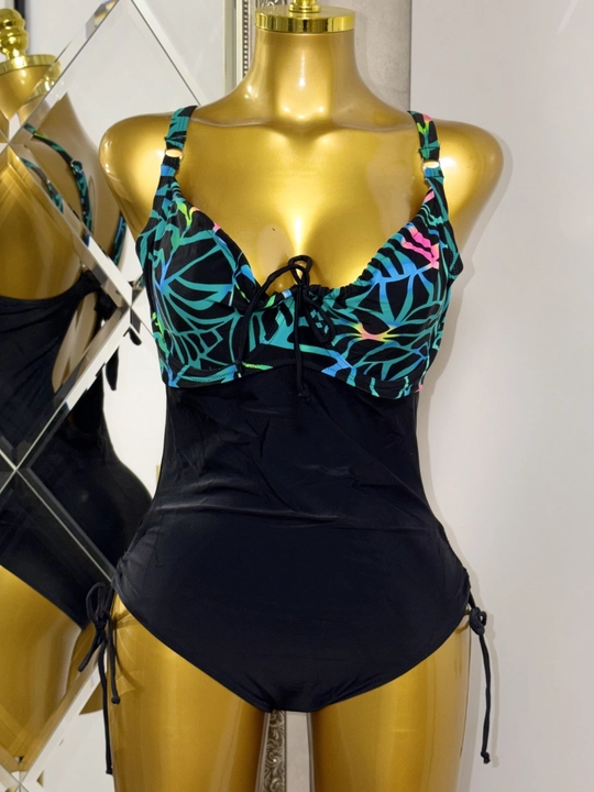 Zamonaviy orqasi ochiq Bikini cho'milish kiyimi