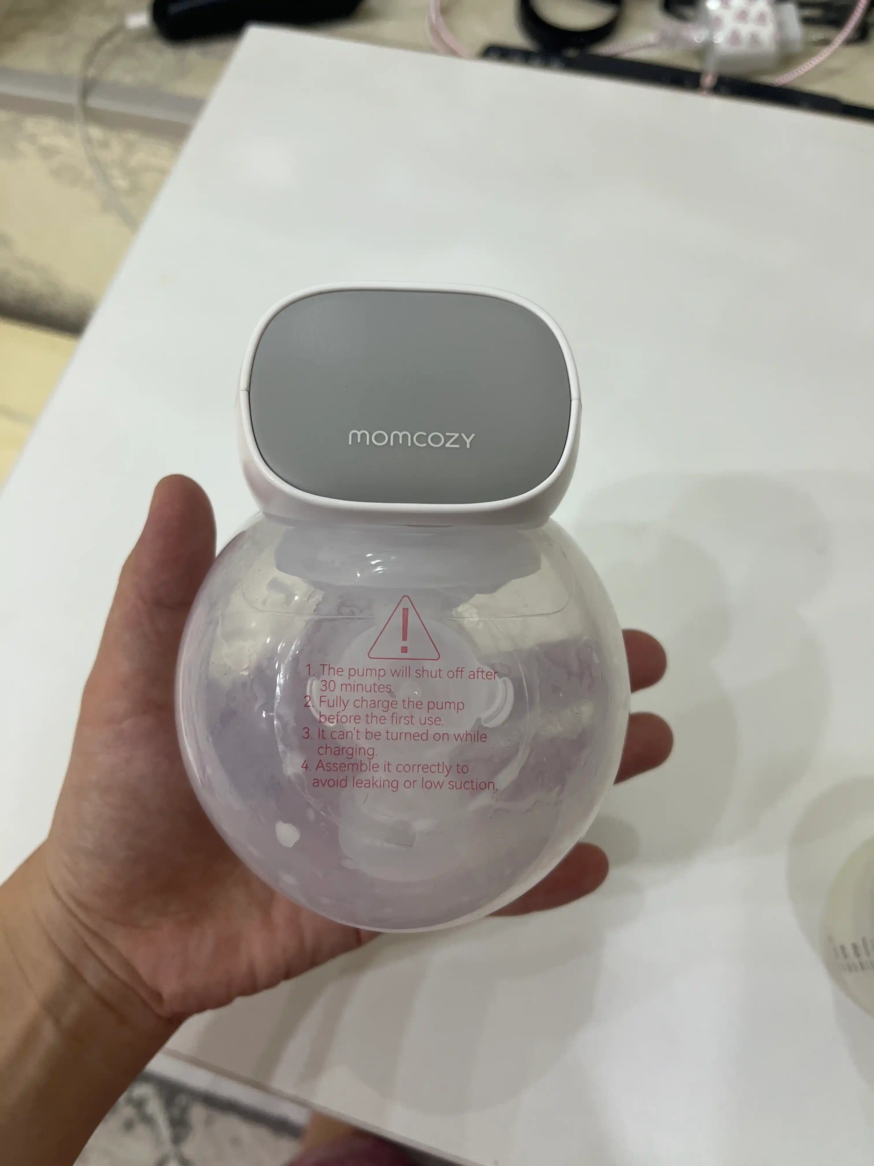 Momcozy S9 Pro — ko‘krakka kiyiladigan elektr sut sog‘ish apparati, 9 daraja, pushti