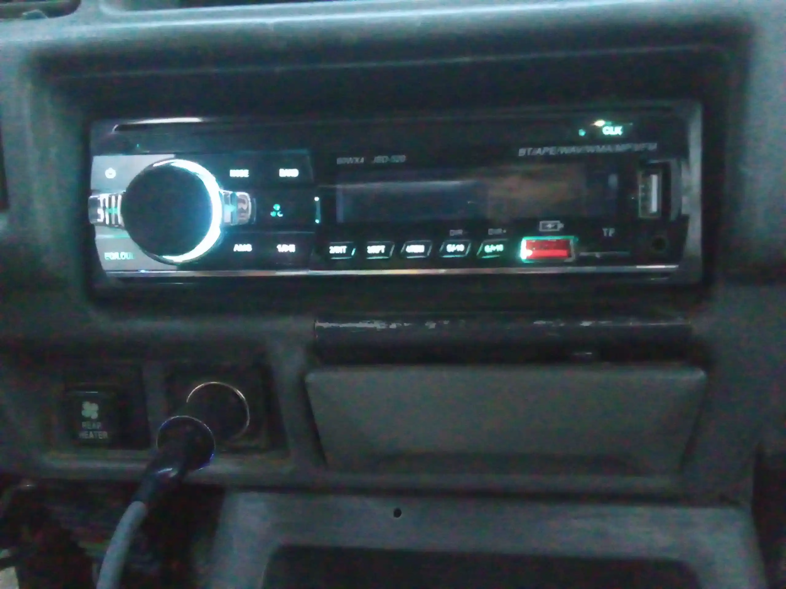 Avtomagnitafon Pioneer 2 pult Bluetooth, USB, AUX, FM radio magnitofon