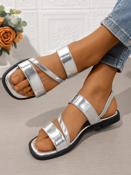 Ayollar uchun rim sandall