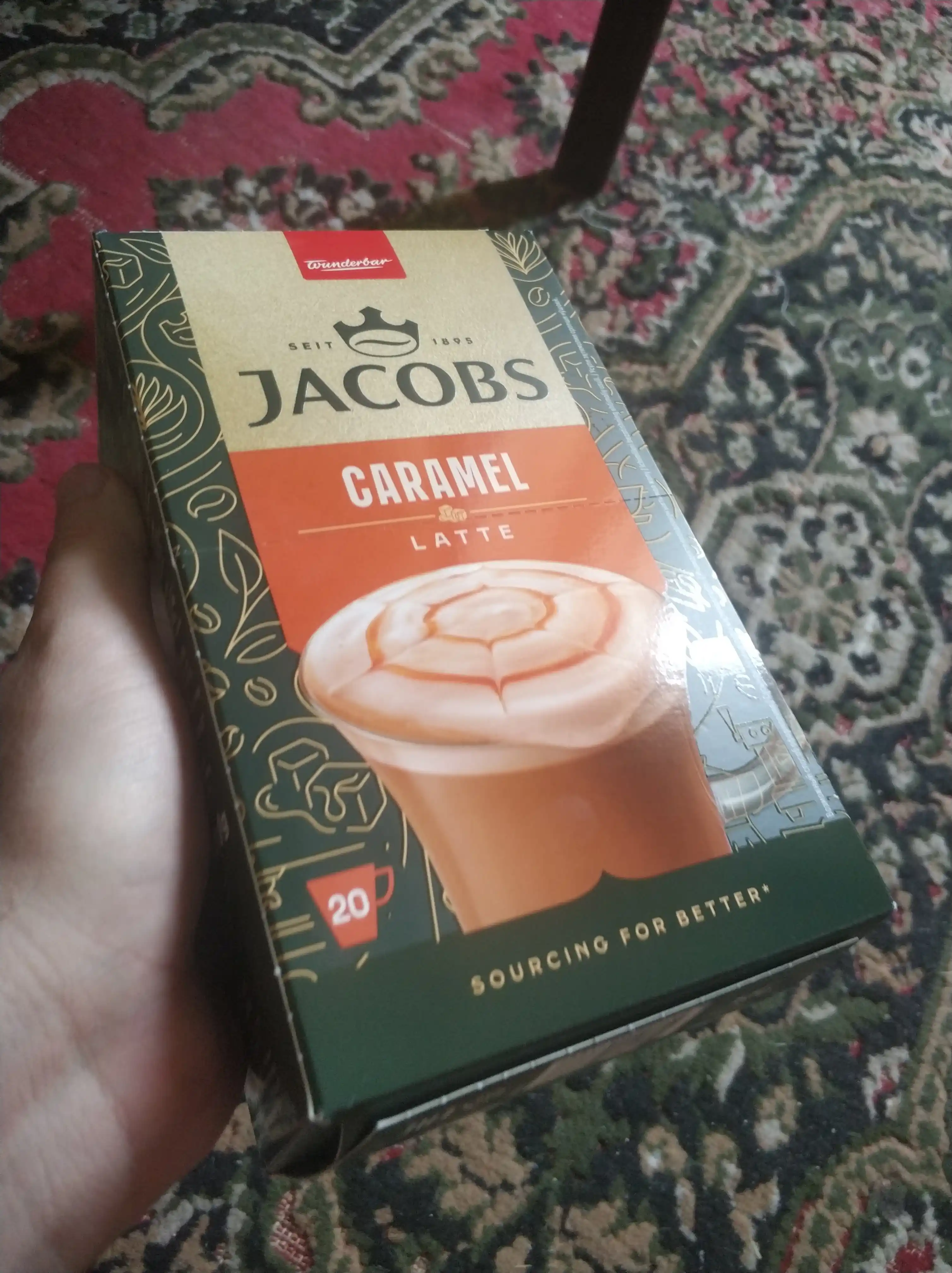Растворимый кофе Jacobs Specialts Latte Caramel