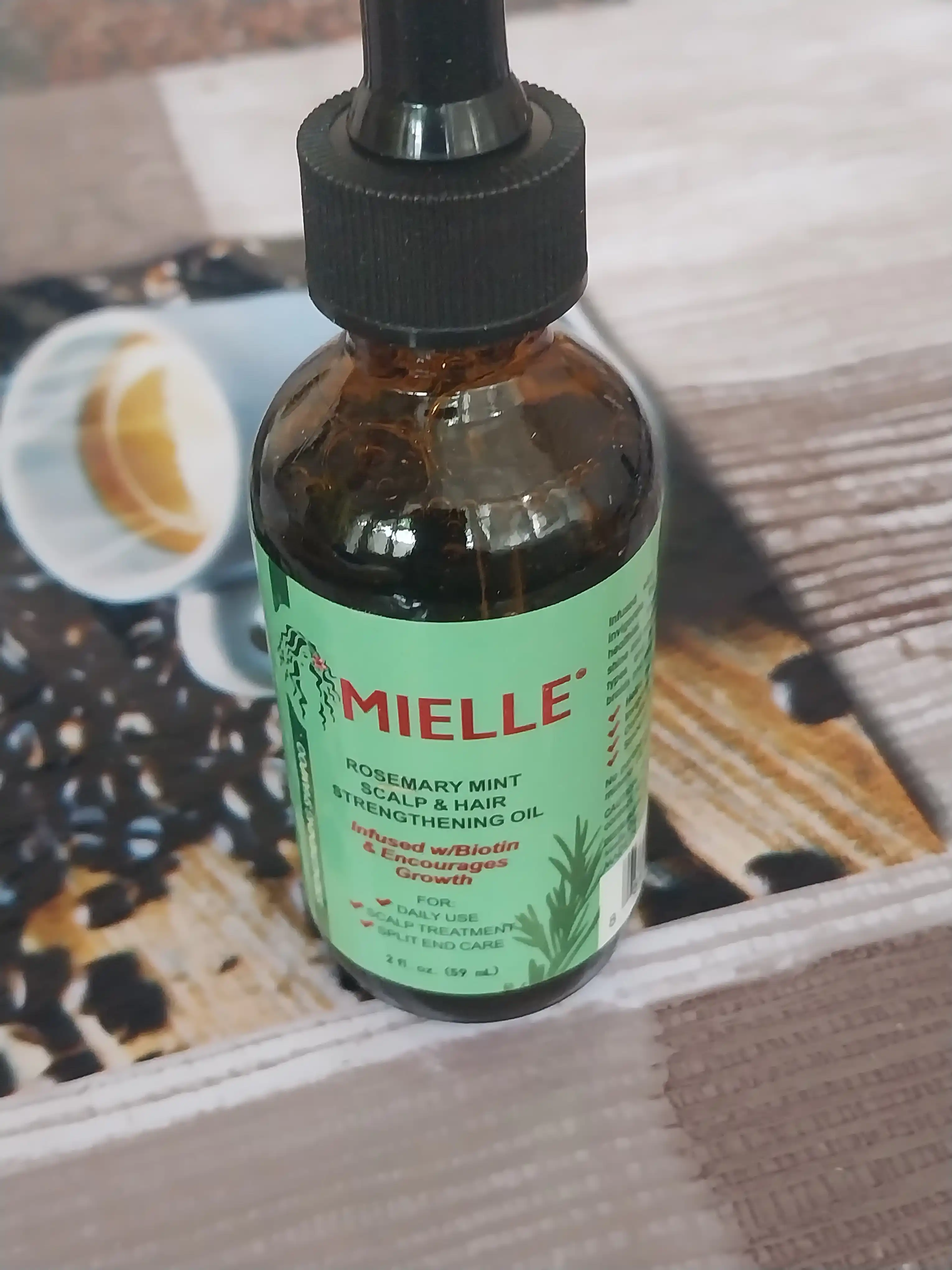 Soch, kiprik, qosh va soqolni mustahkamlash uchun biotinli Rozmarin Mielle moyi, 59 ml