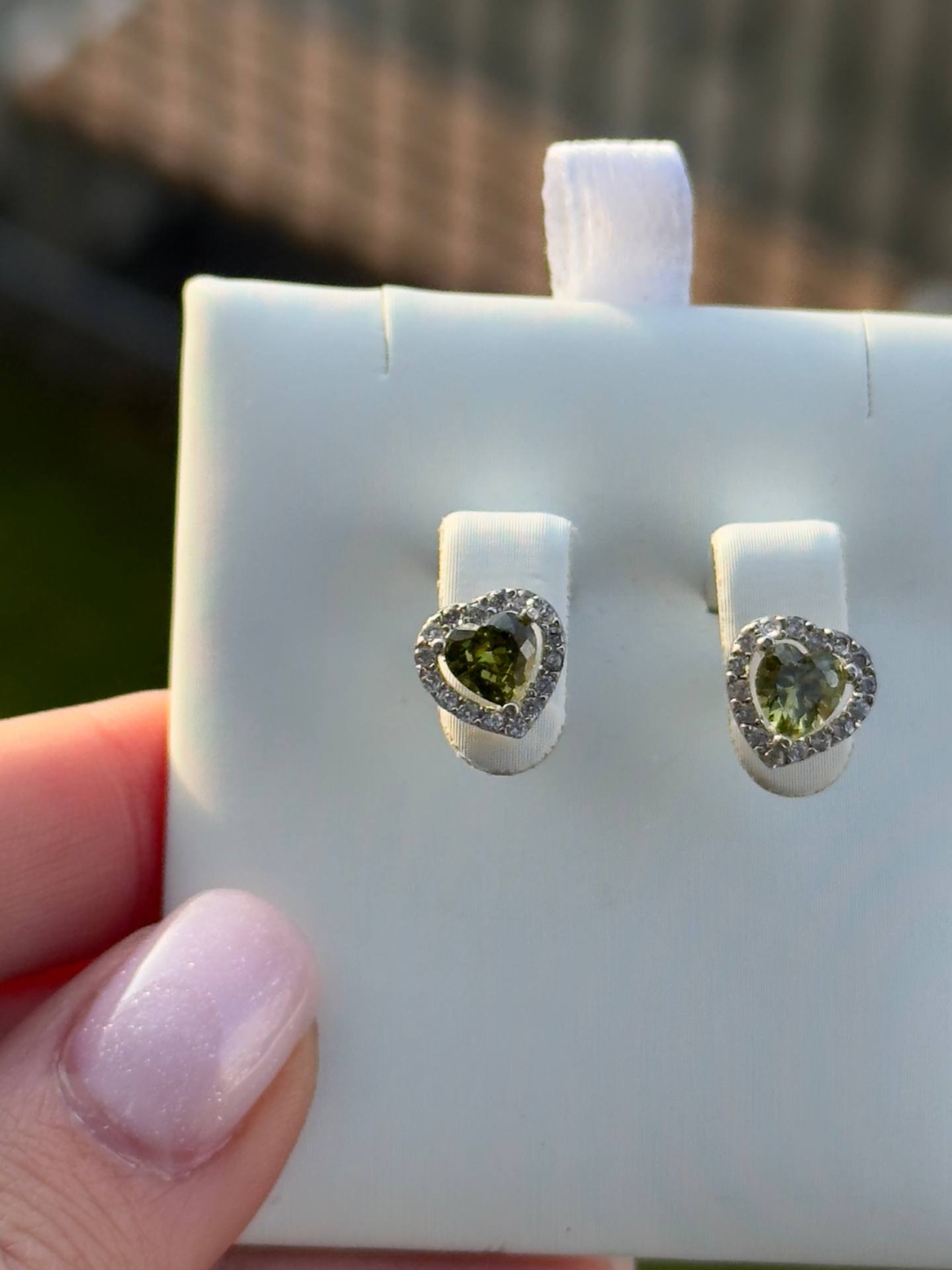 Серьги из серебра 925 пробы с фианитами в форме сердца