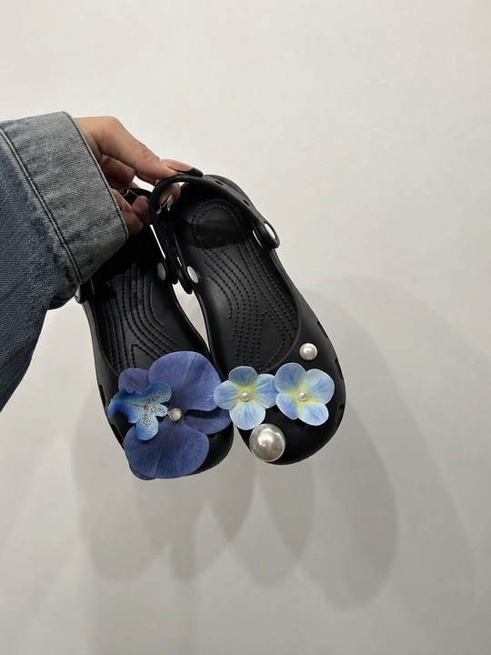 Crocs балетки для женщин, мягкие и легкие, с джибитсами орхидея