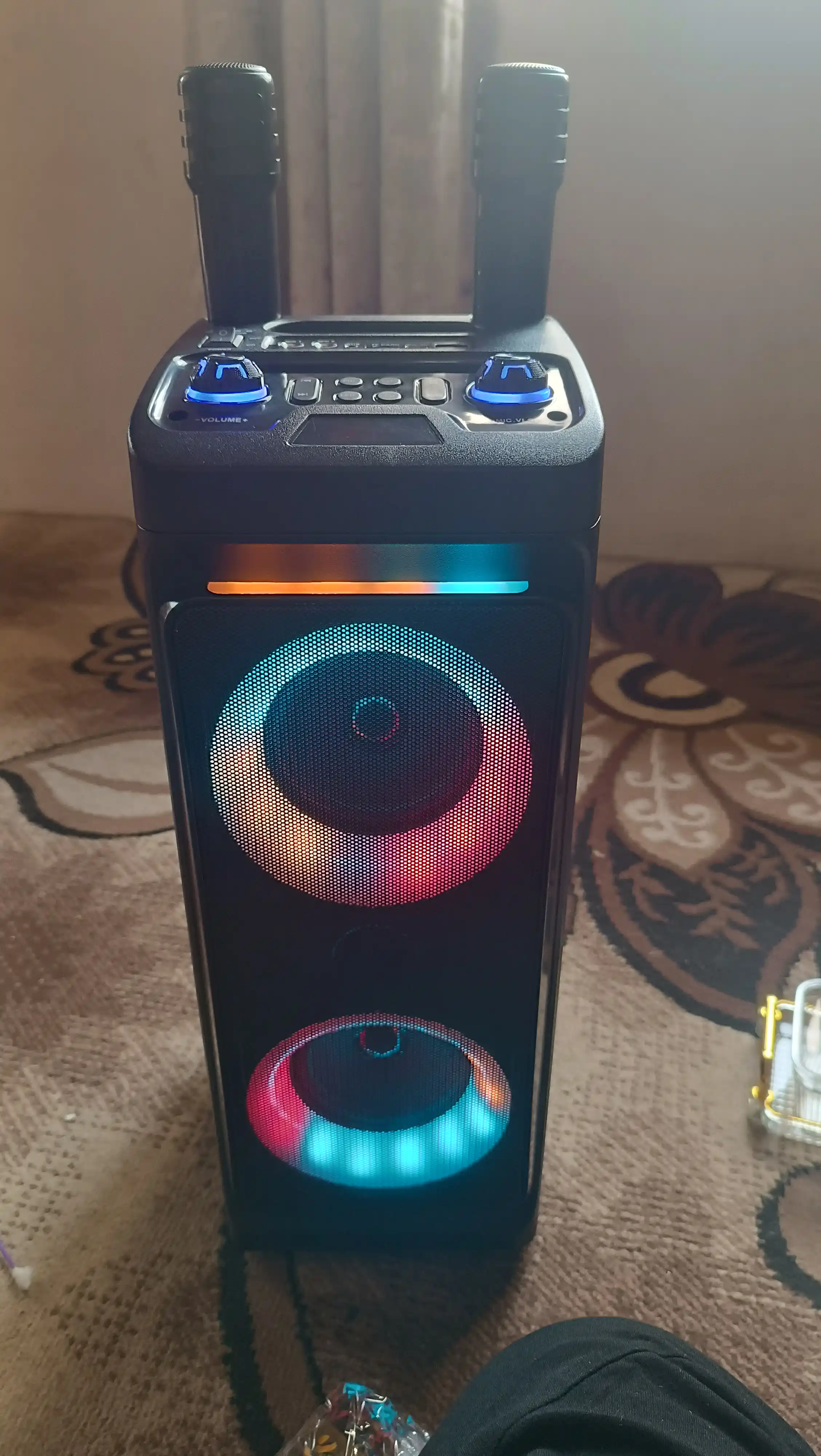 Колонка караоке, портативная беспроводная колонка с микрофоном Bluetooth, с пультом