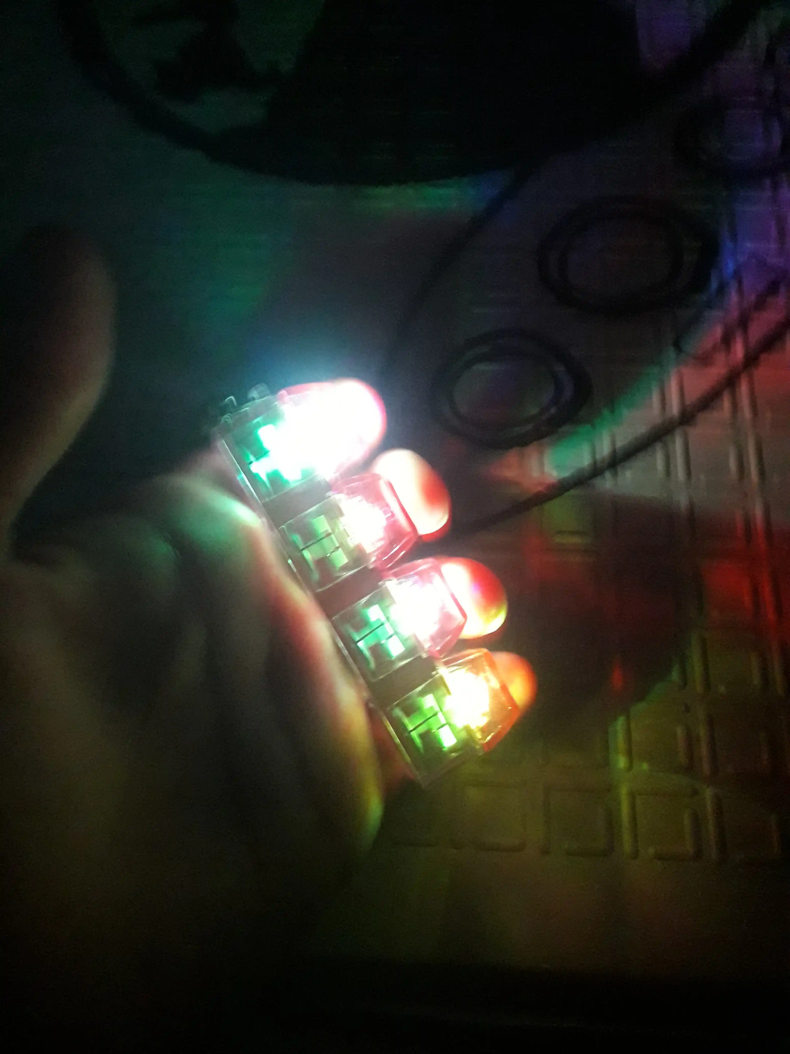 Антистресс брелок-клавиатура для концентрации внимания, с RGB подсветкой