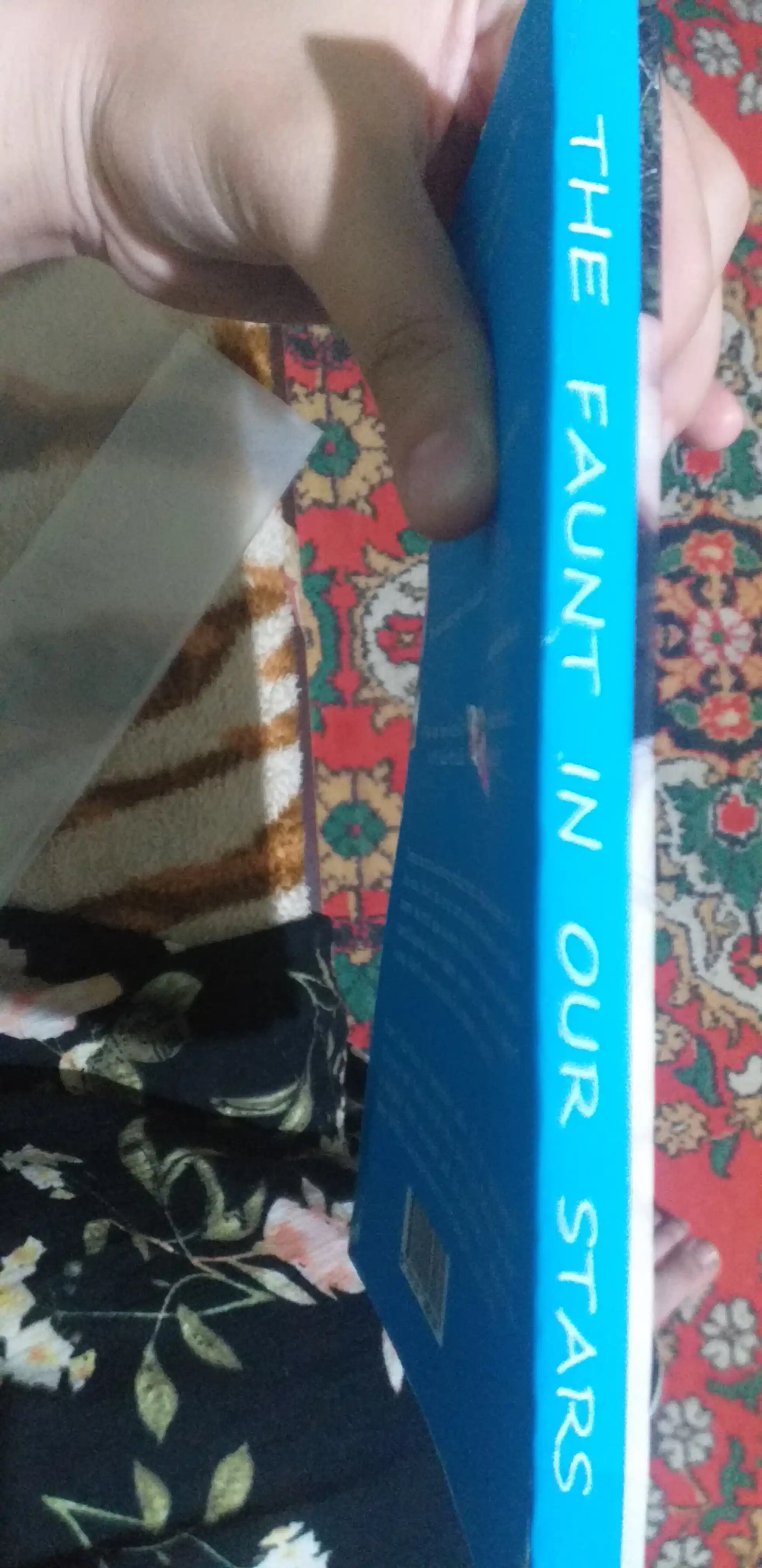 Kitob The fault in our stars, John Green, ingliz tilida