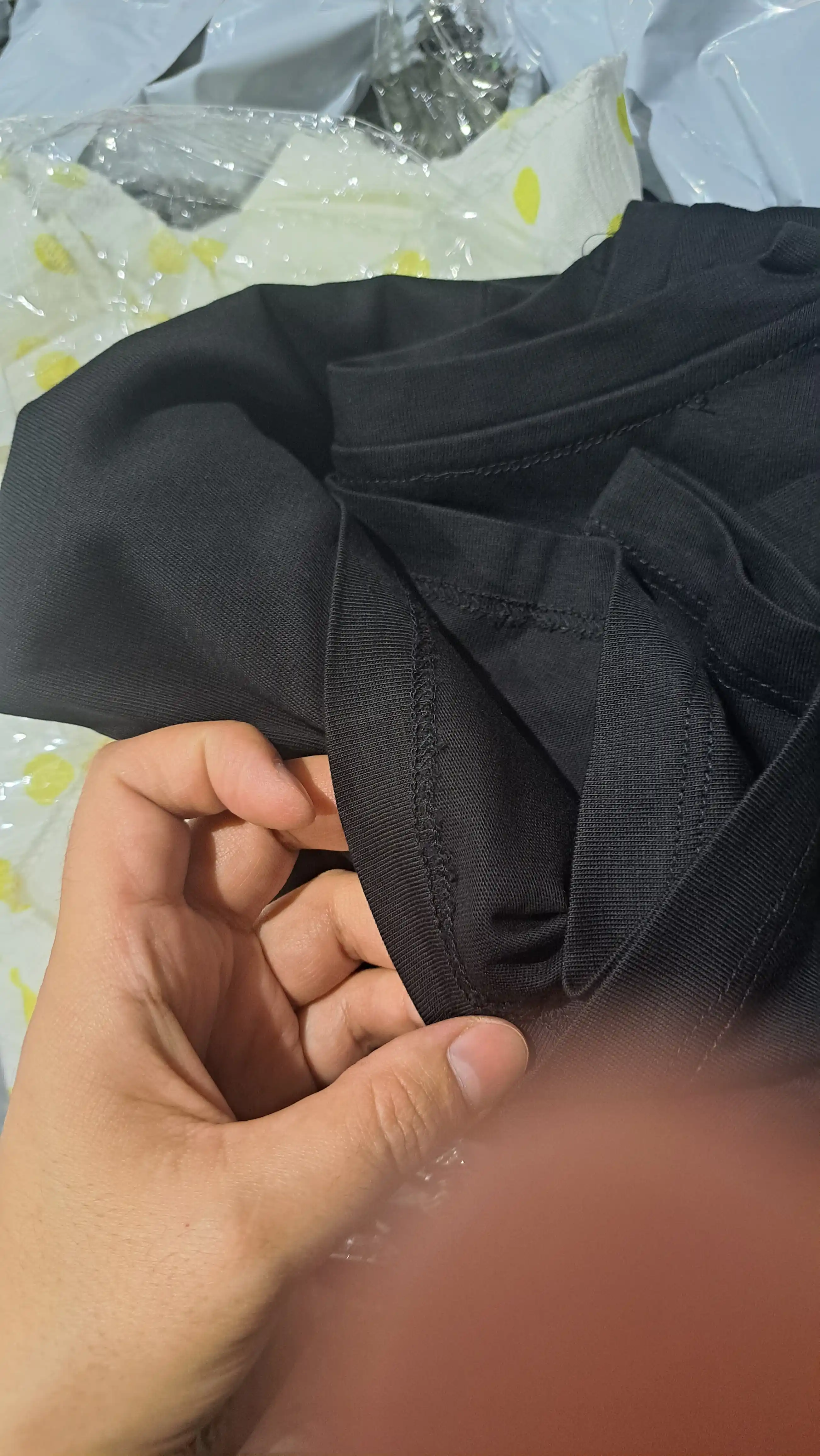 Futbolkalar erkaklar va ayollar uchun, 1 xil rangdagi ayollar oq, qora fudbolkasi, 100%paxta