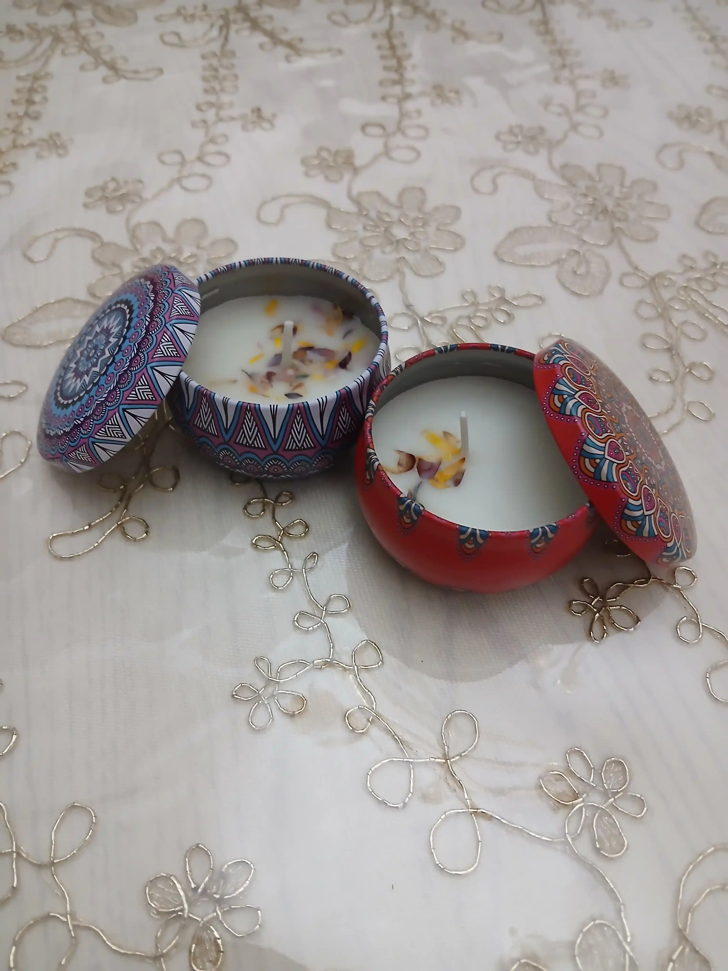 Свеча ароматическая в стакане, арома свеча, цветочная композиция
