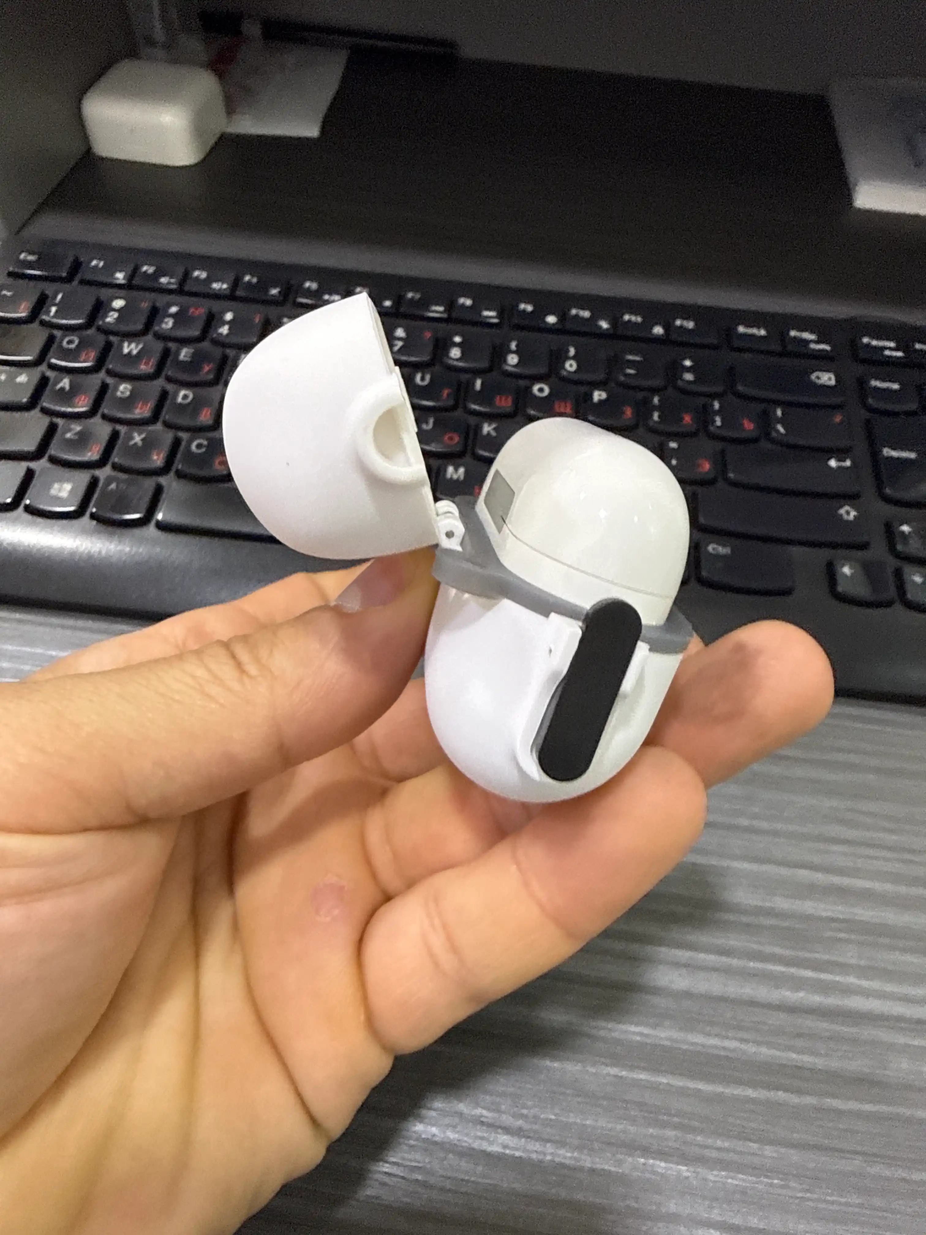 Многоуровневый защитный чехол для наушников AirPods