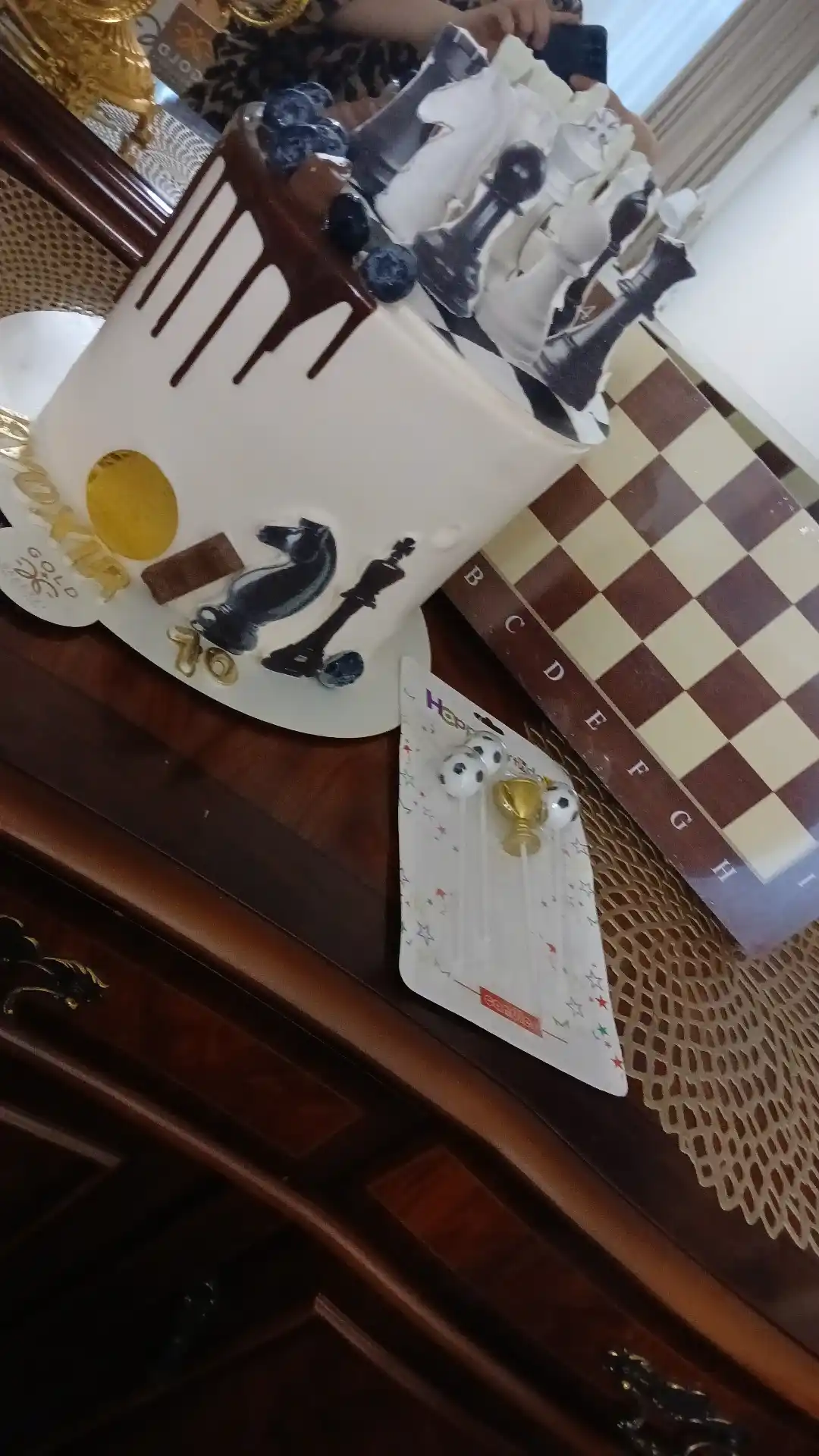Shaxmat to'plami, magnitli, yog'ochdan