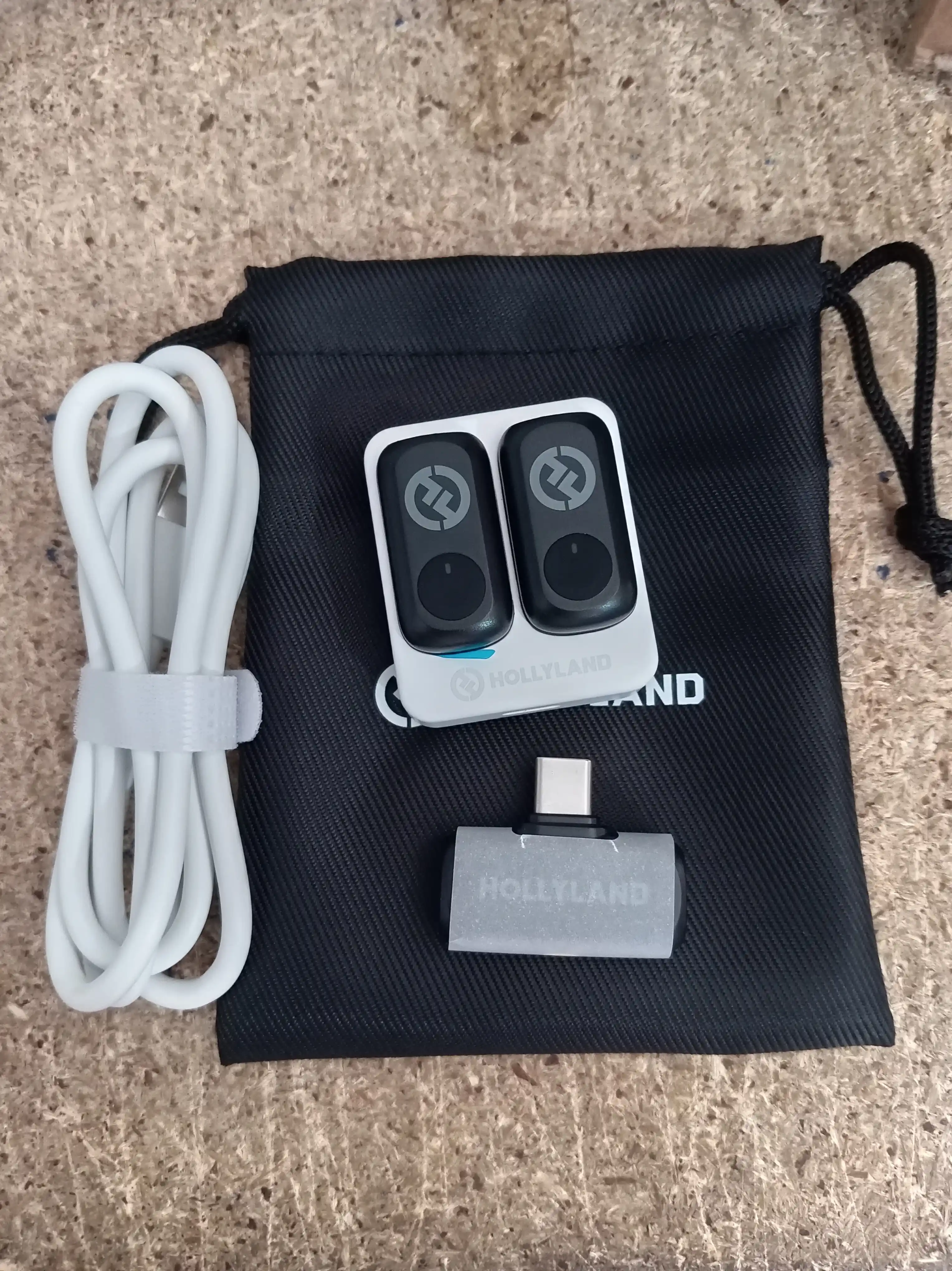 Hollyland LARK A1 Mini Duo USB-C — беспроводной микрофон для смартфонов