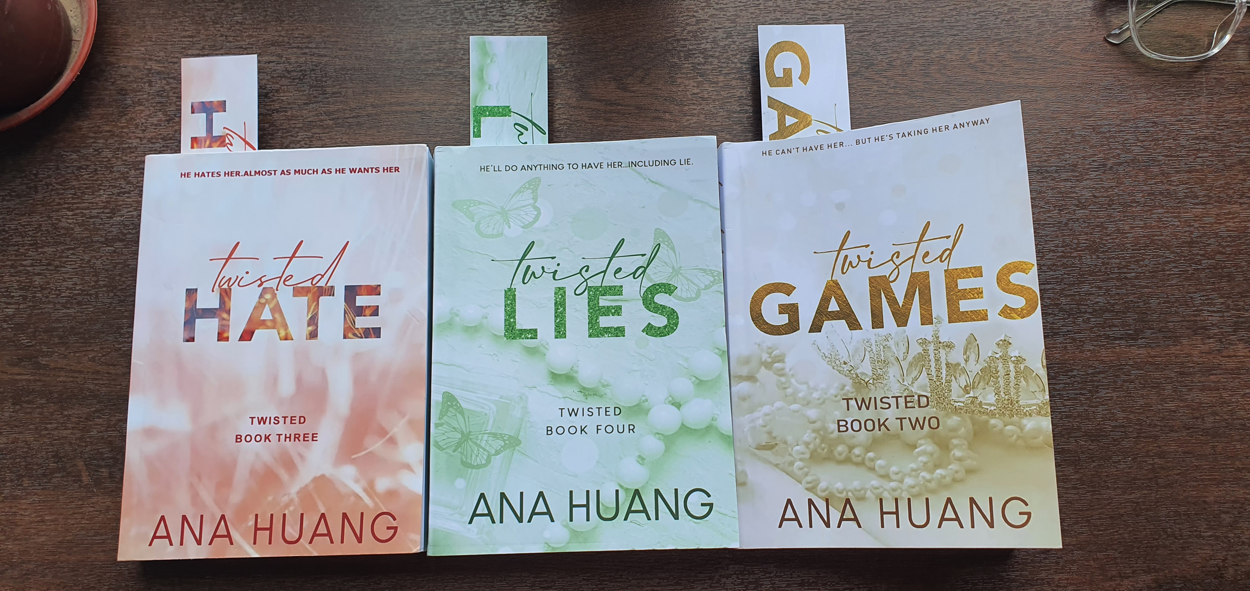 Twisted Love, Twisted Games, Twisted Hate, Twisted Lies, Ana Xuang, на английском