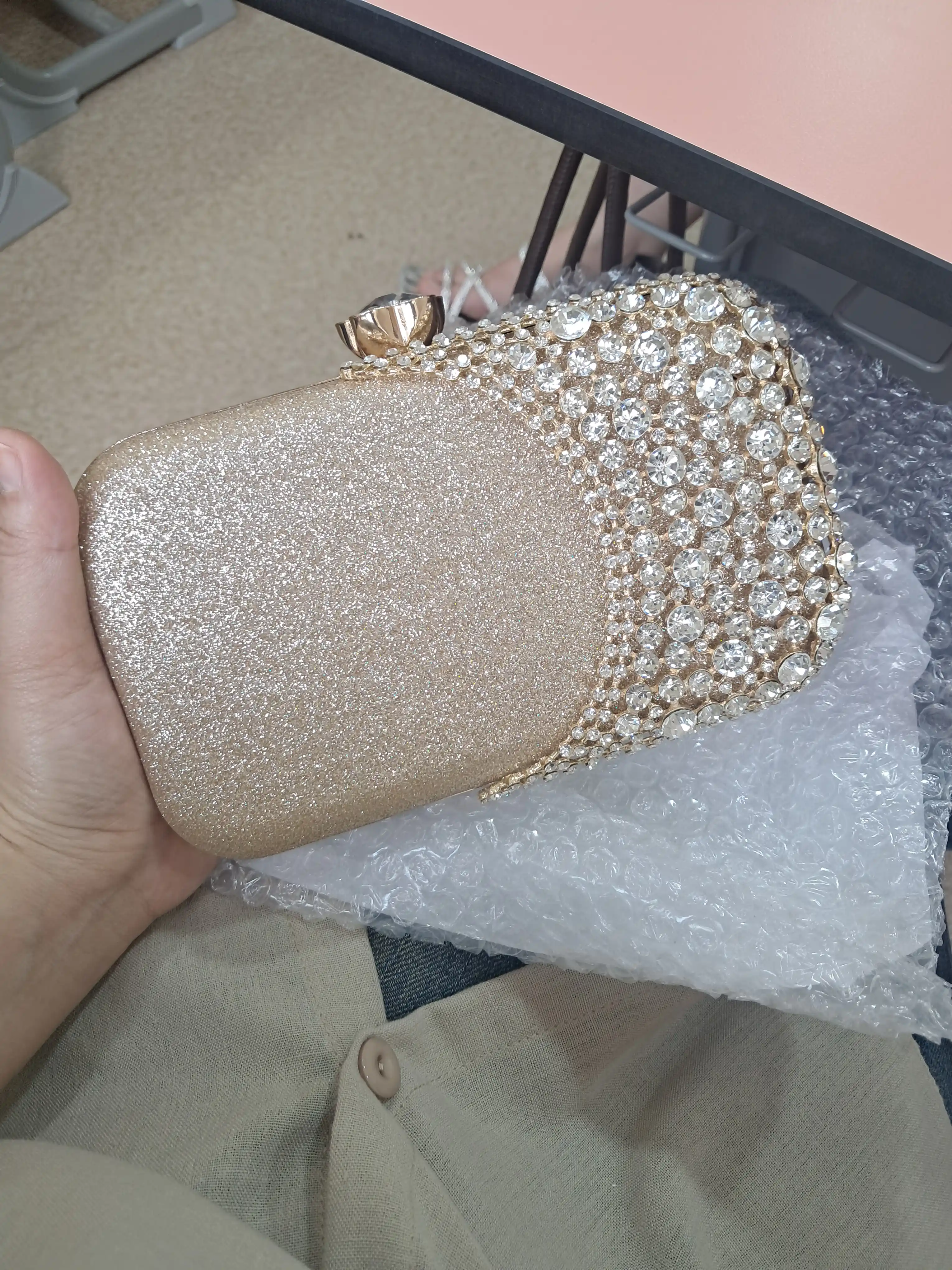 Premium oltin clutch hamyon – ayollar uchun kechki sumka