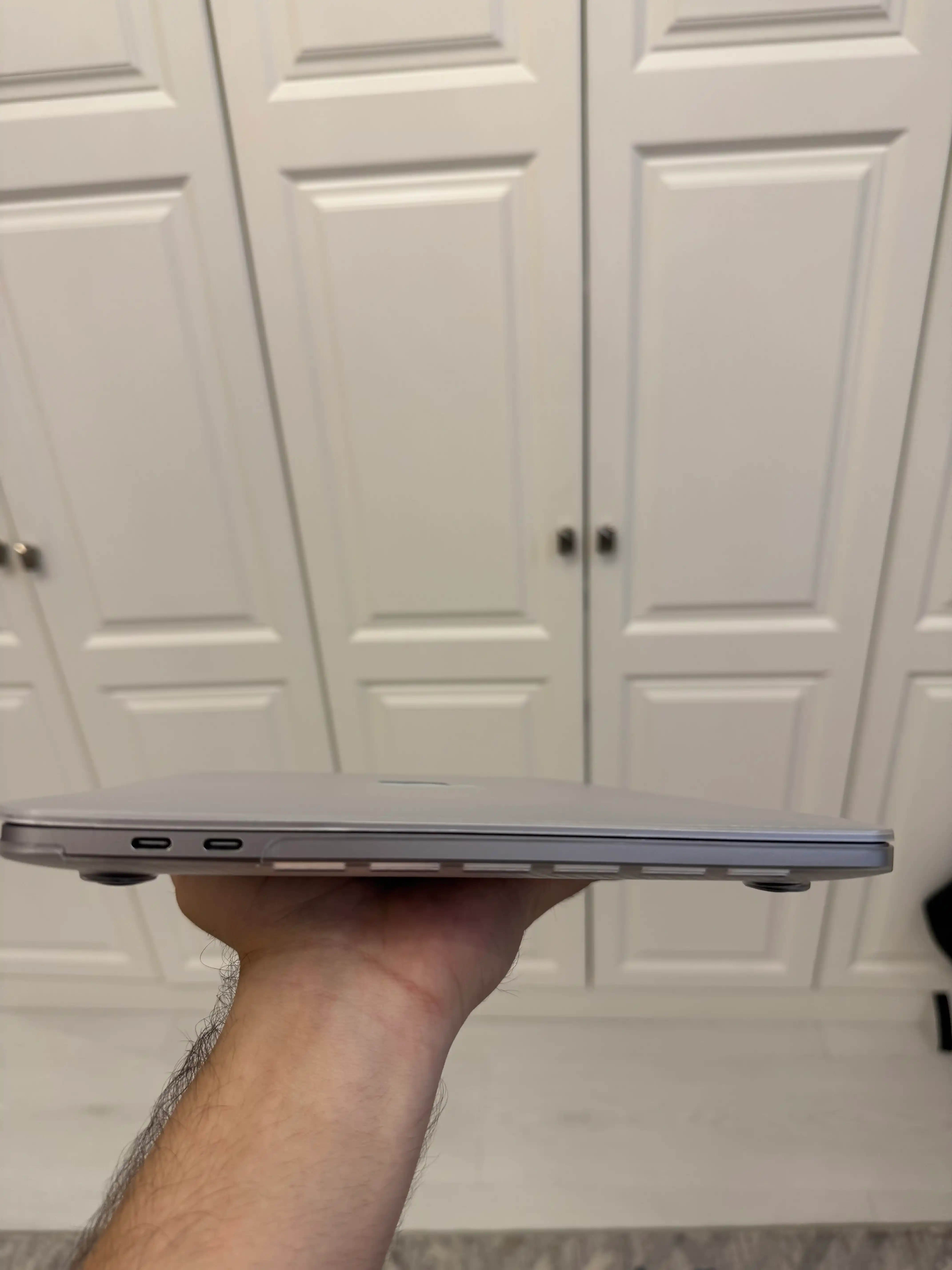 Macbook g‘ilofi/himoyasi, Macbook Air/Pro 13.3/13.6