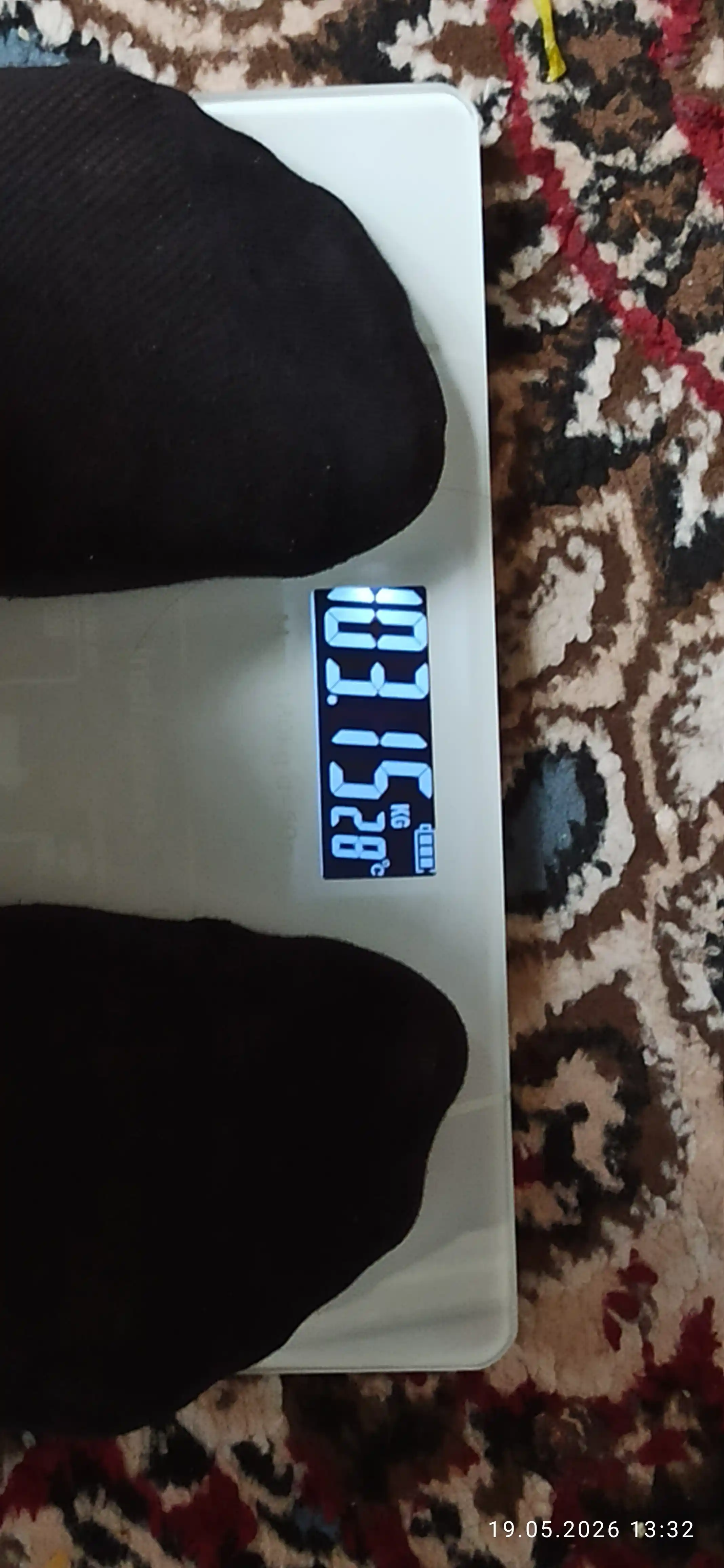 Elektron tarozi, uy uchun, pol, shaffof shisha, kvadrat, 180 kg gacha