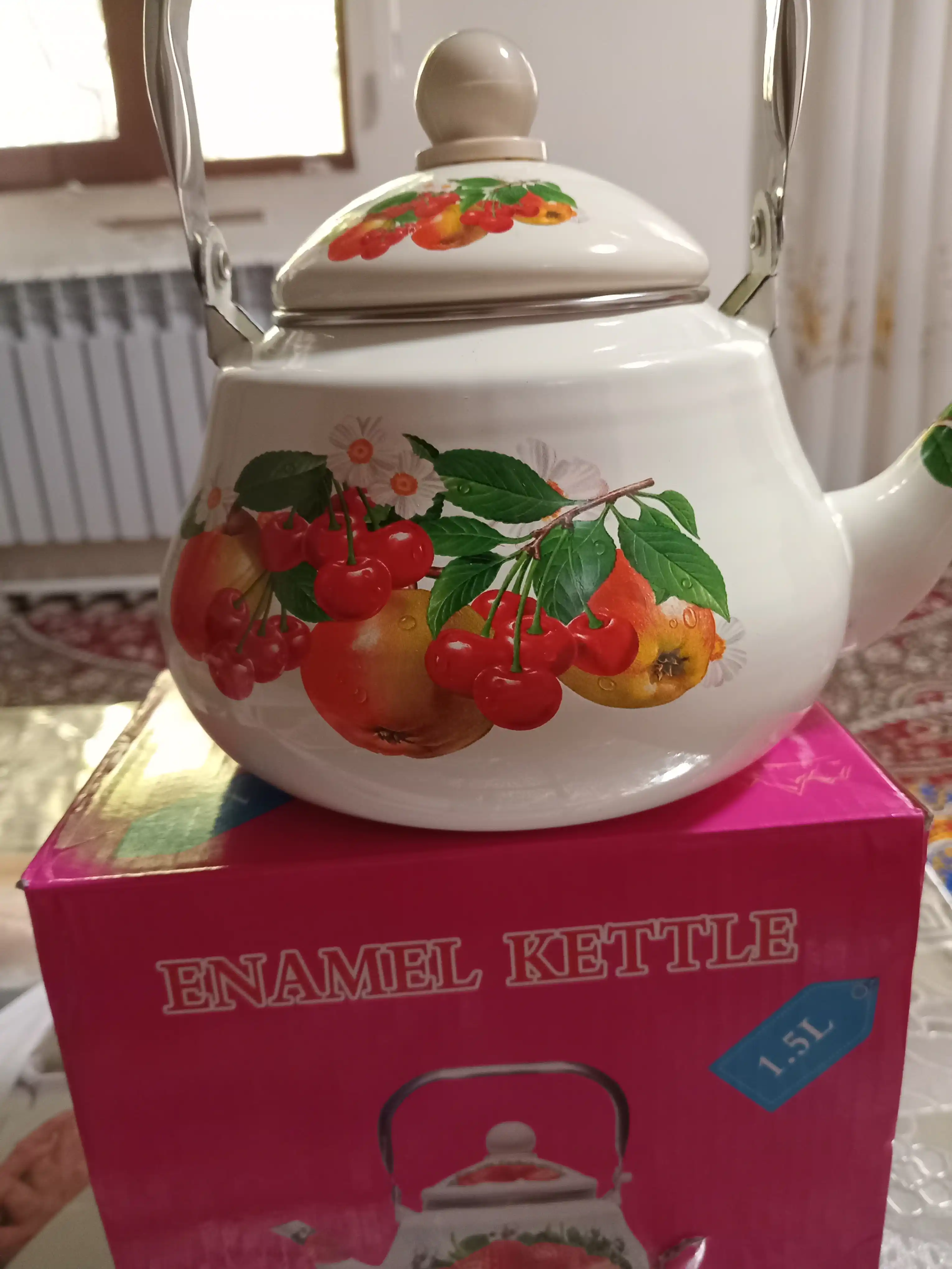 Эмалированные чайники, 1,5 л, 1,7 л, с рисунком, цвета выбираются случайным образом