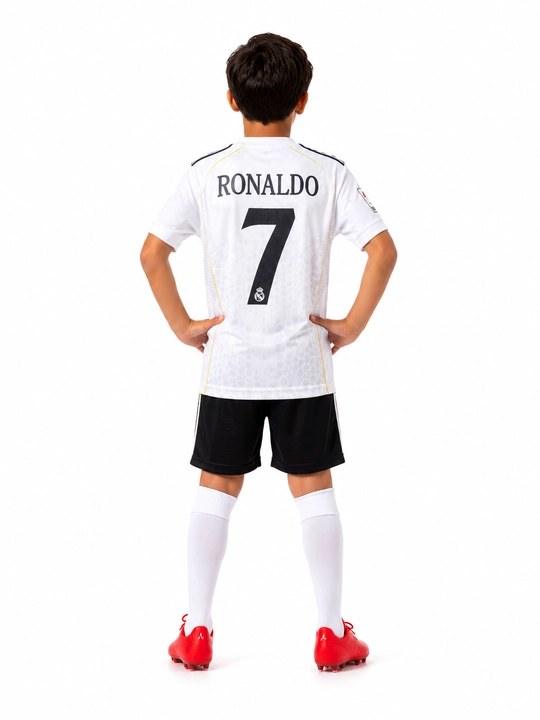Футбольная форма Real Madrid
