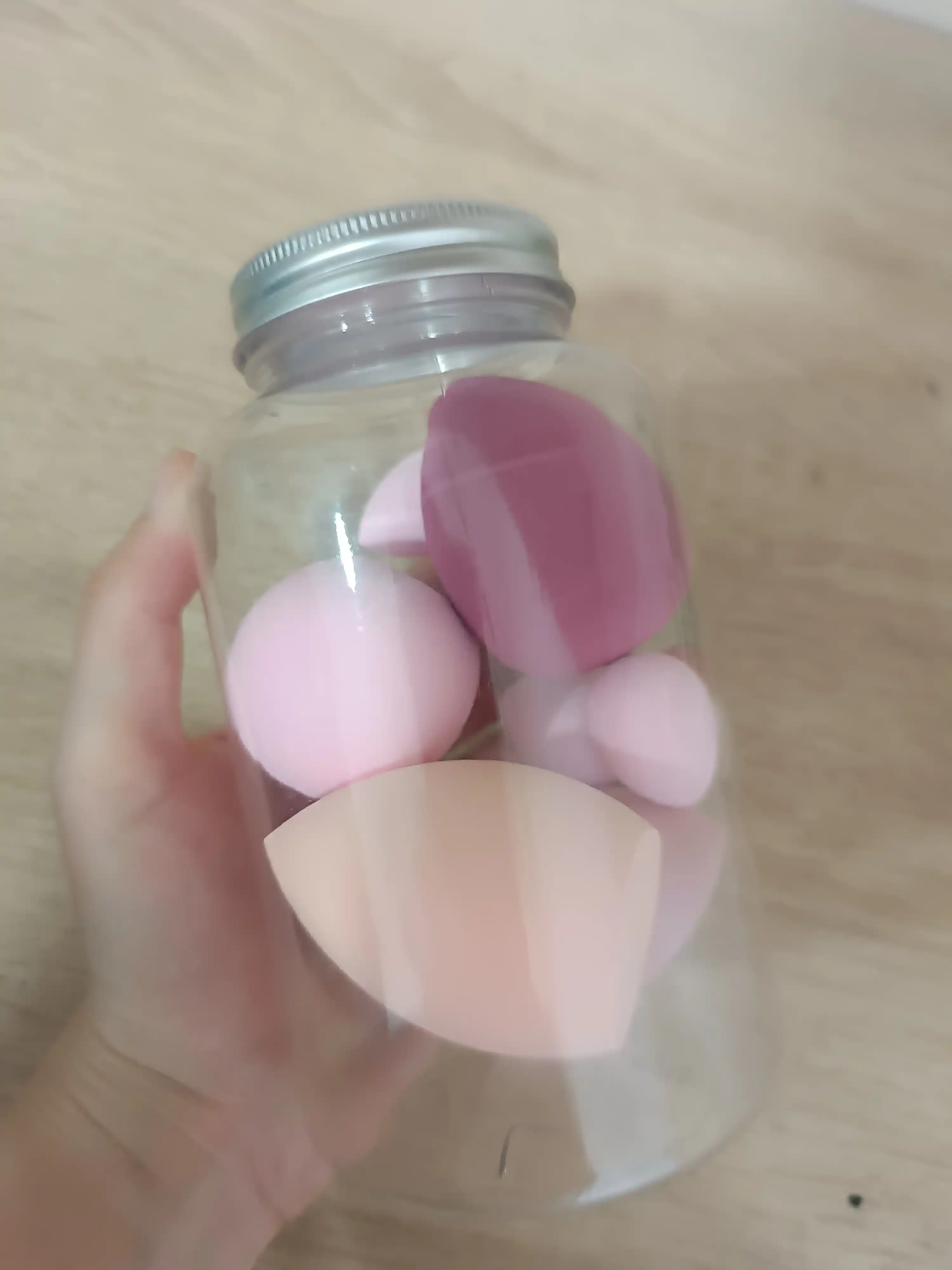 Sponj makiyaj uchun professional kosmetik gubkalar to‘plami, bonkali to'plamda 7 dona