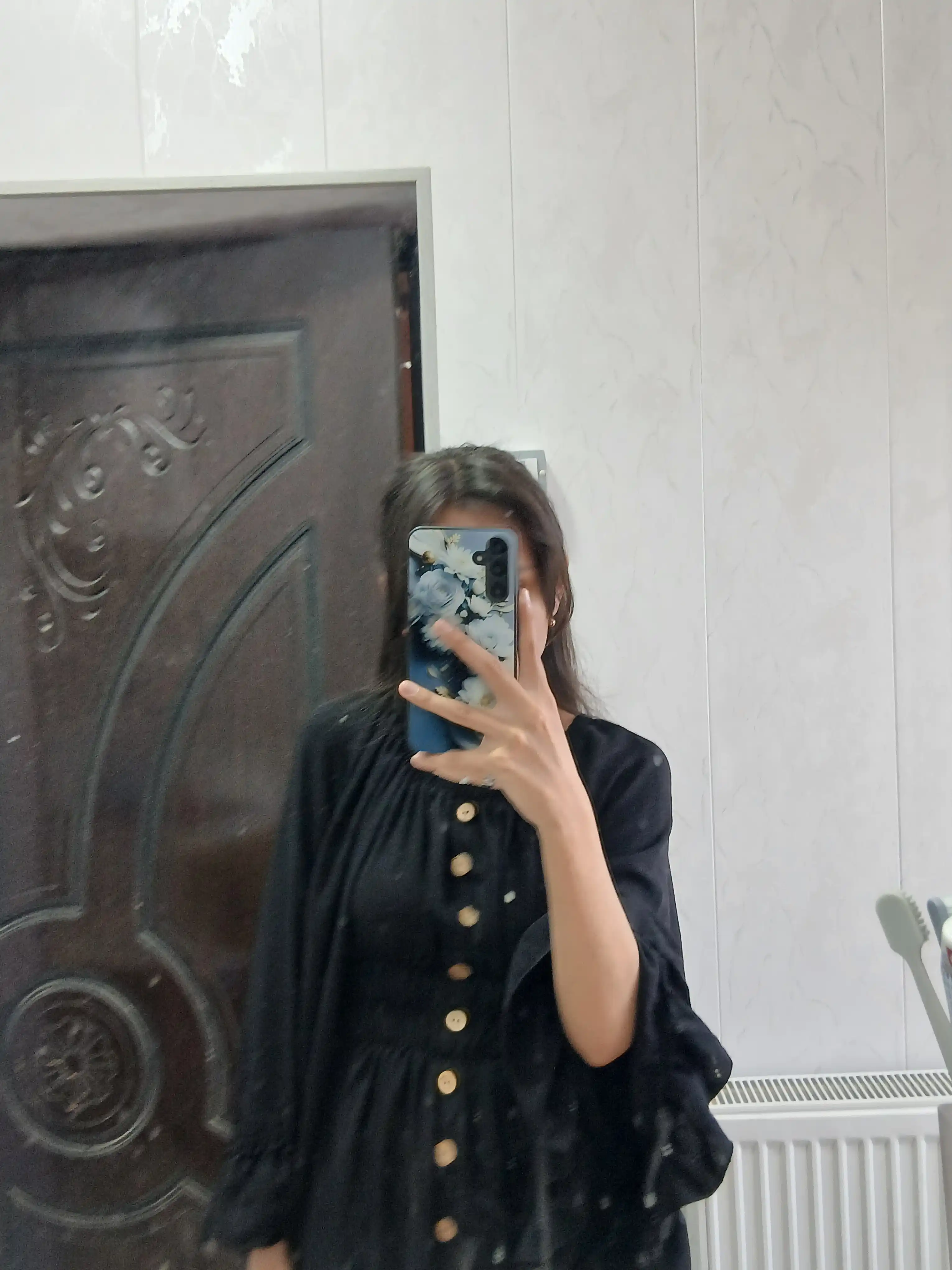 Dehqon ayolning uzun yengli, yengil va havoli libosi S M L XL o‘lchamiga mos keladi