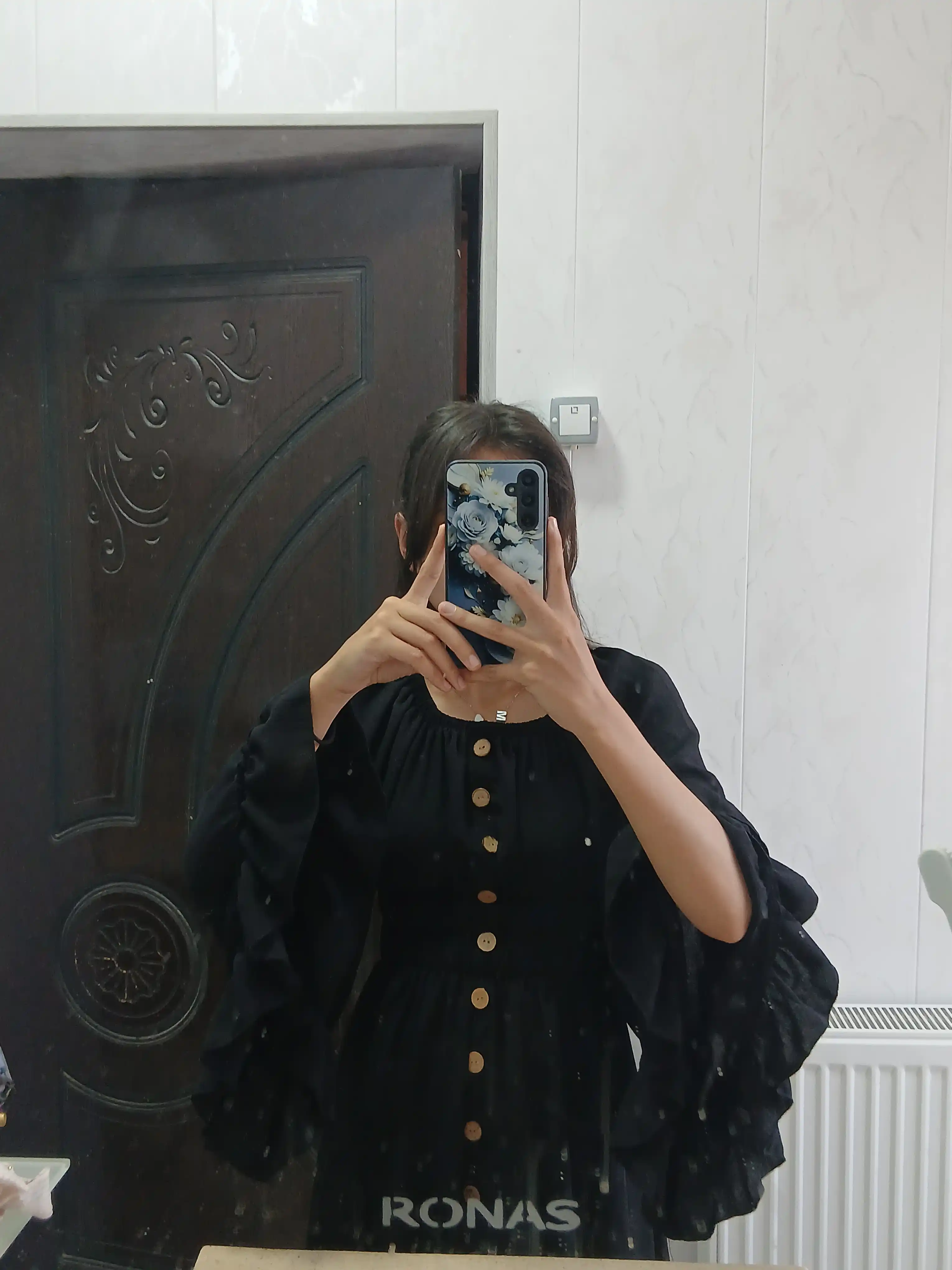 Dehqon ayolning uzun yengli, yengil va havoli libosi S M L XL o‘lchamiga mos keladi