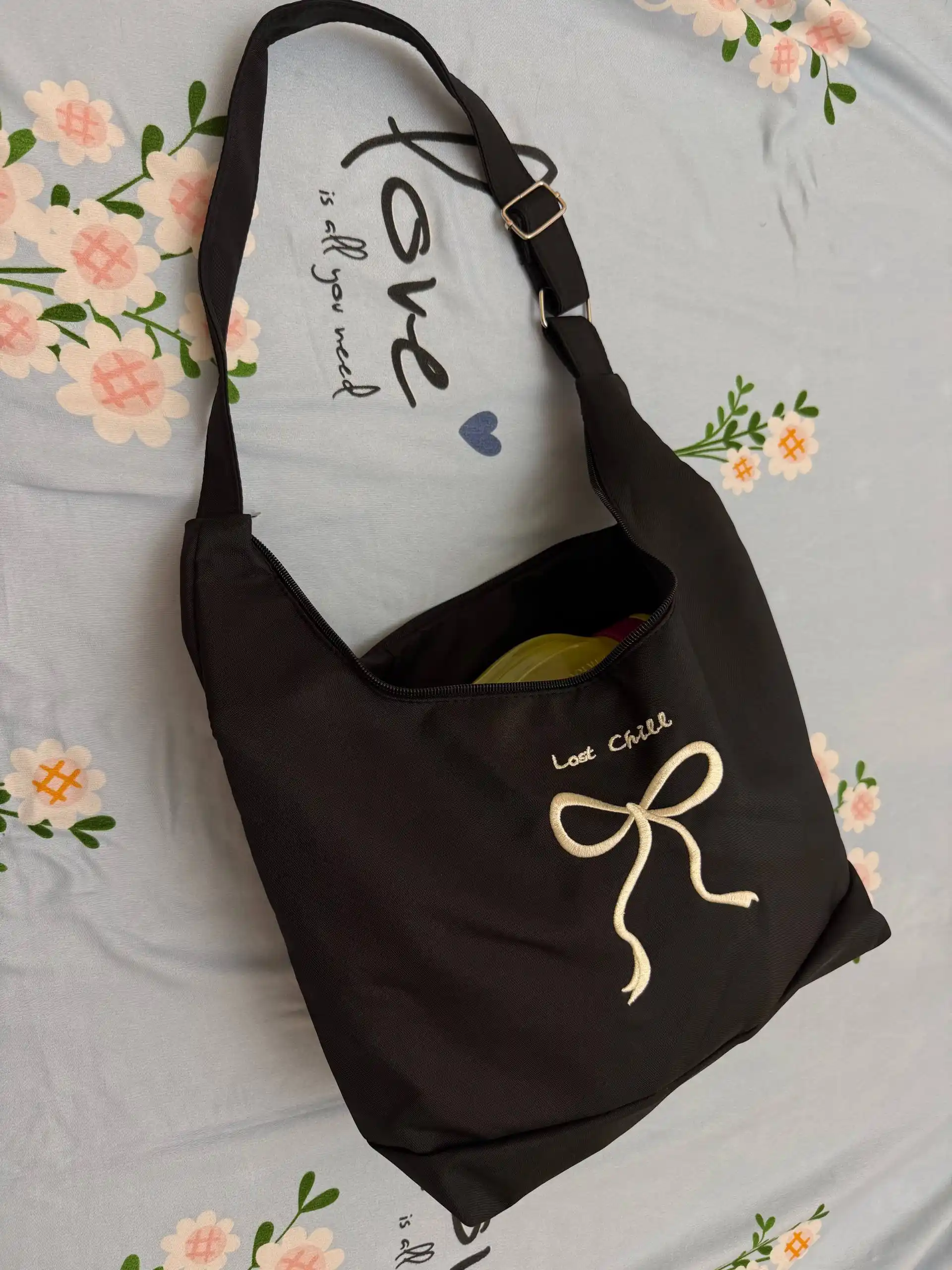 Shoper sumka qizlar va o0nalar uchun. Minimalistik dizayndagi zamonaviy mato sumka