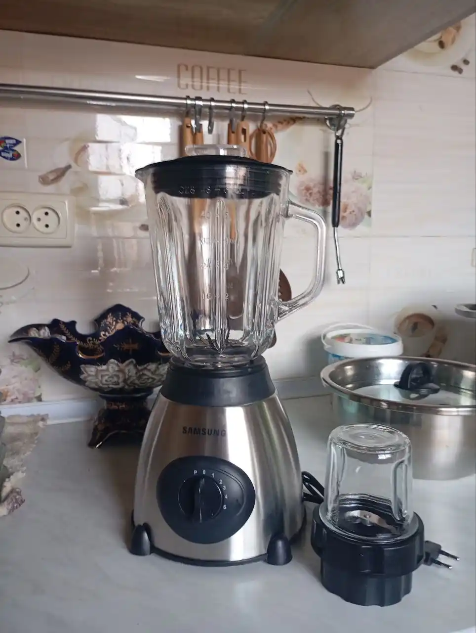 Statsionar blender, muz maydalaydigan 1,5 litrli smuzi-blender
