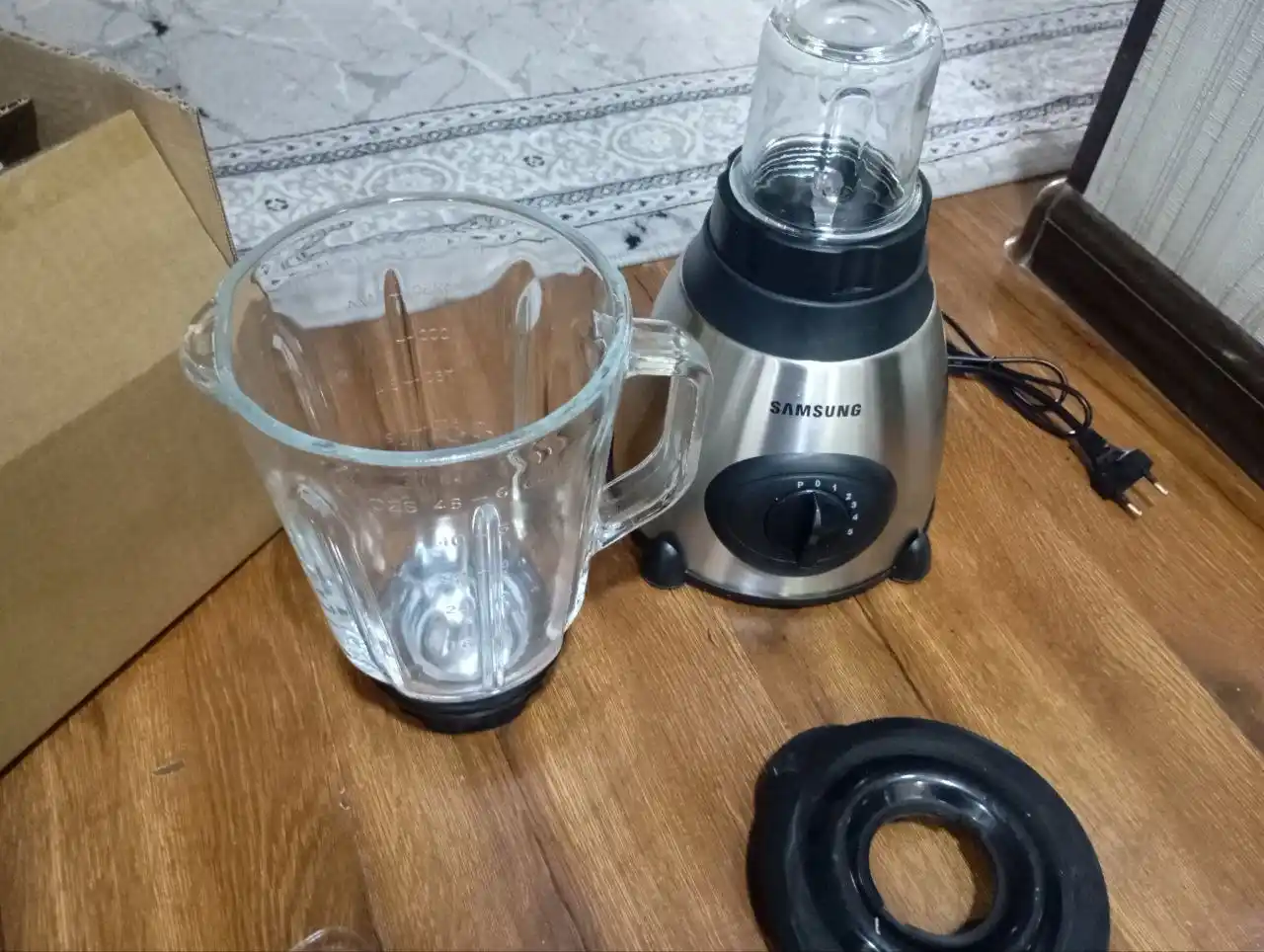Statsionar blender, muz maydalaydigan 1,5 litrli smuzi-blender