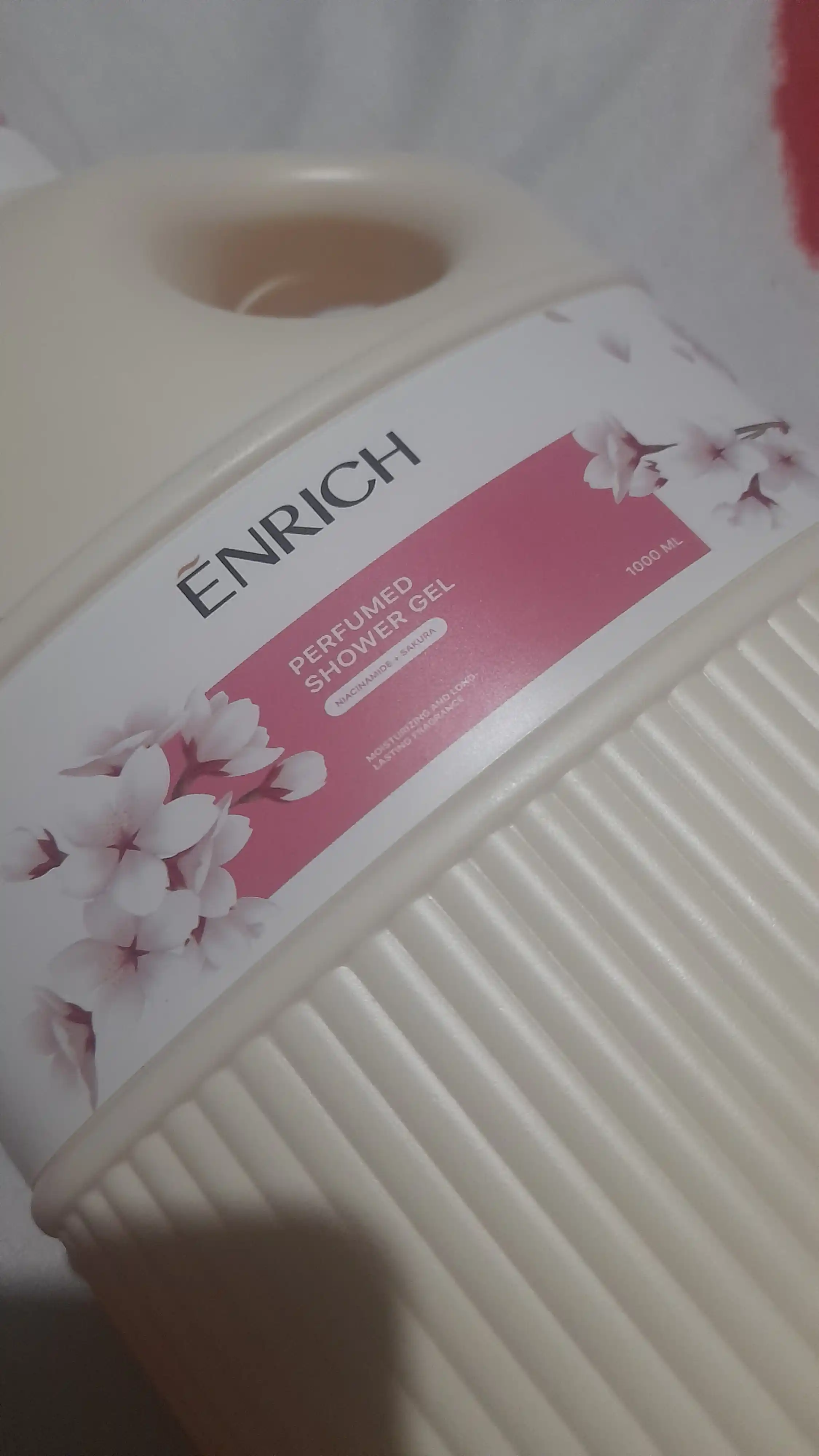 Гель для душа парфюмированный Enrich, густой, увлажняющий для всех типов кожи, 1000/2000мл