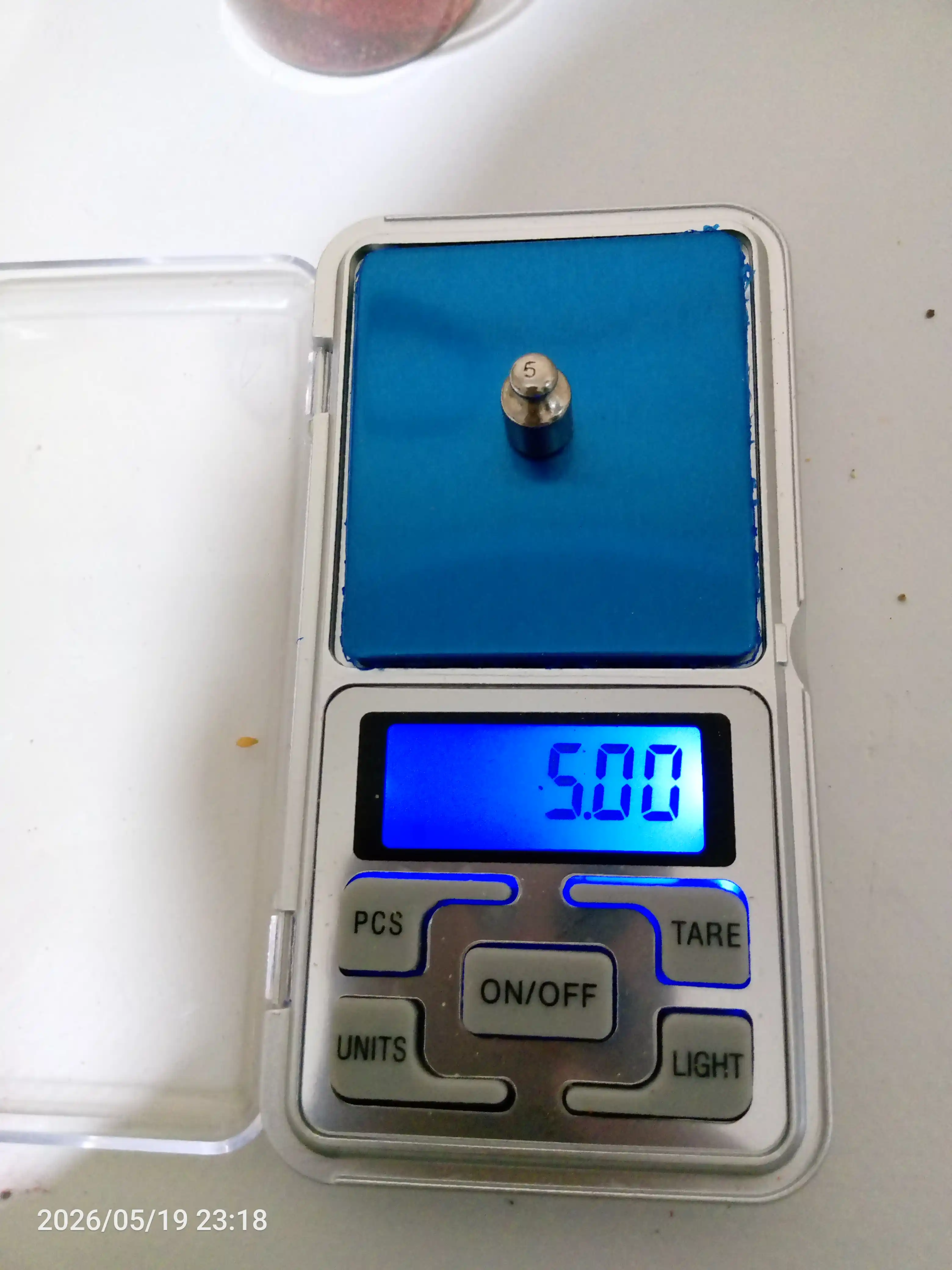 Elektron zargarlik tarozilari, batareyalar bilan, 200 g