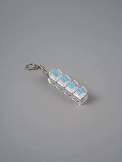 Прозрачный