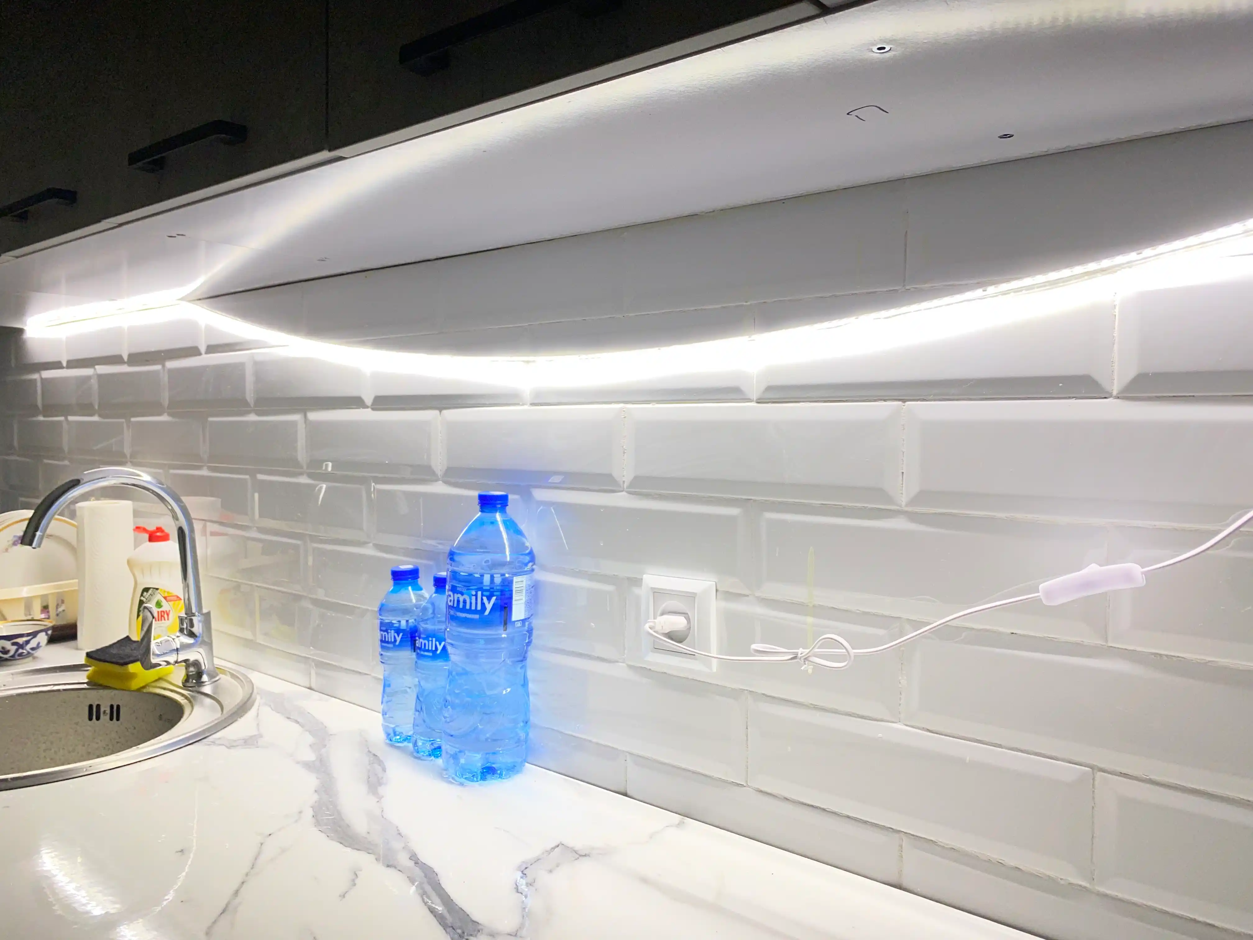 LED подсветка для рабочей зоны кухни, самоклеящаяся, 220V — 1 м, 2 м, 3 м, 4 м, 5 м