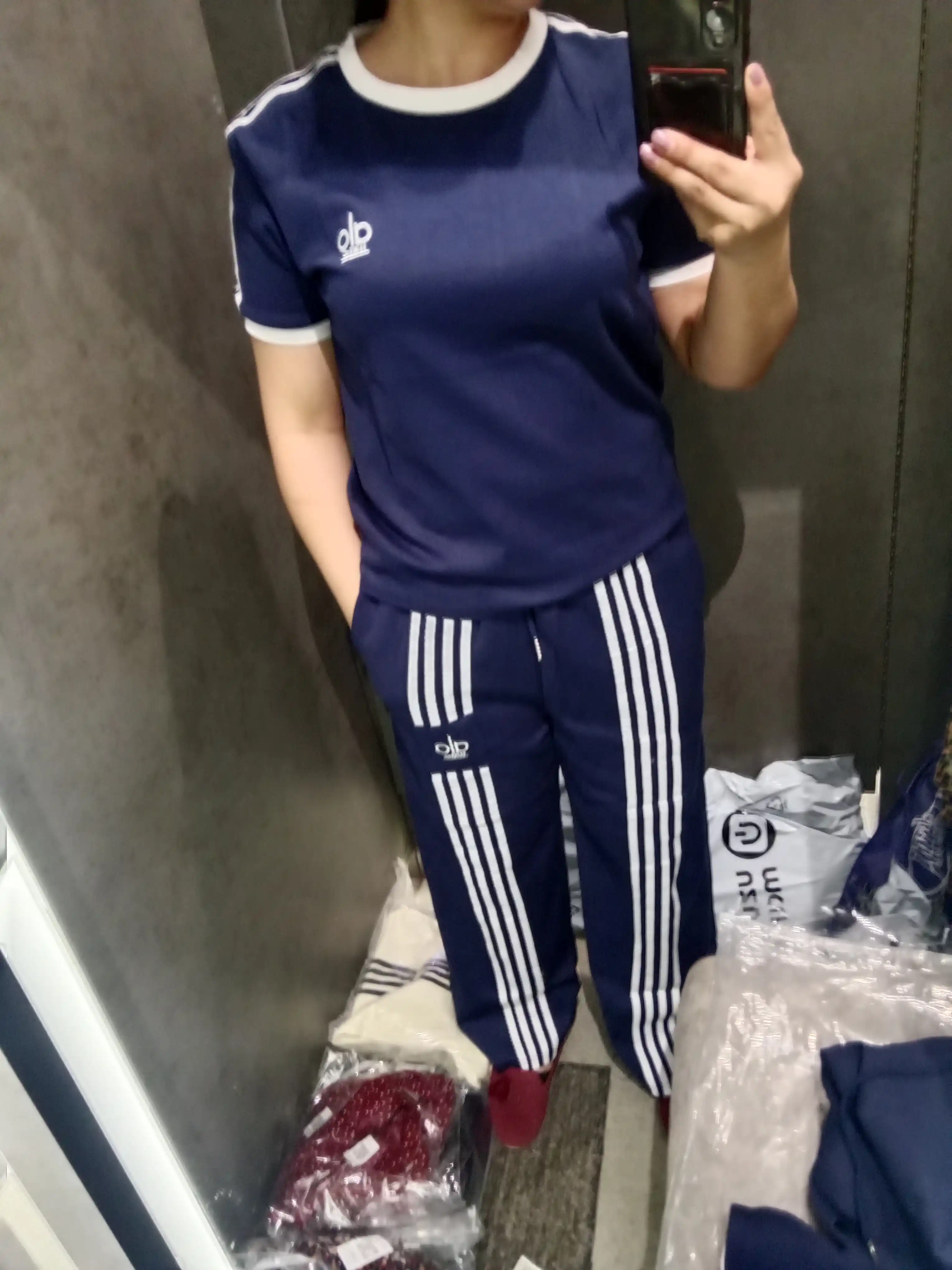 Ayollar uchlik sport kostyumi, 3 dona, shim, futbolka, kurtka, paxta tolali, yozgi-kuzgi, 46-52 o‘lcham