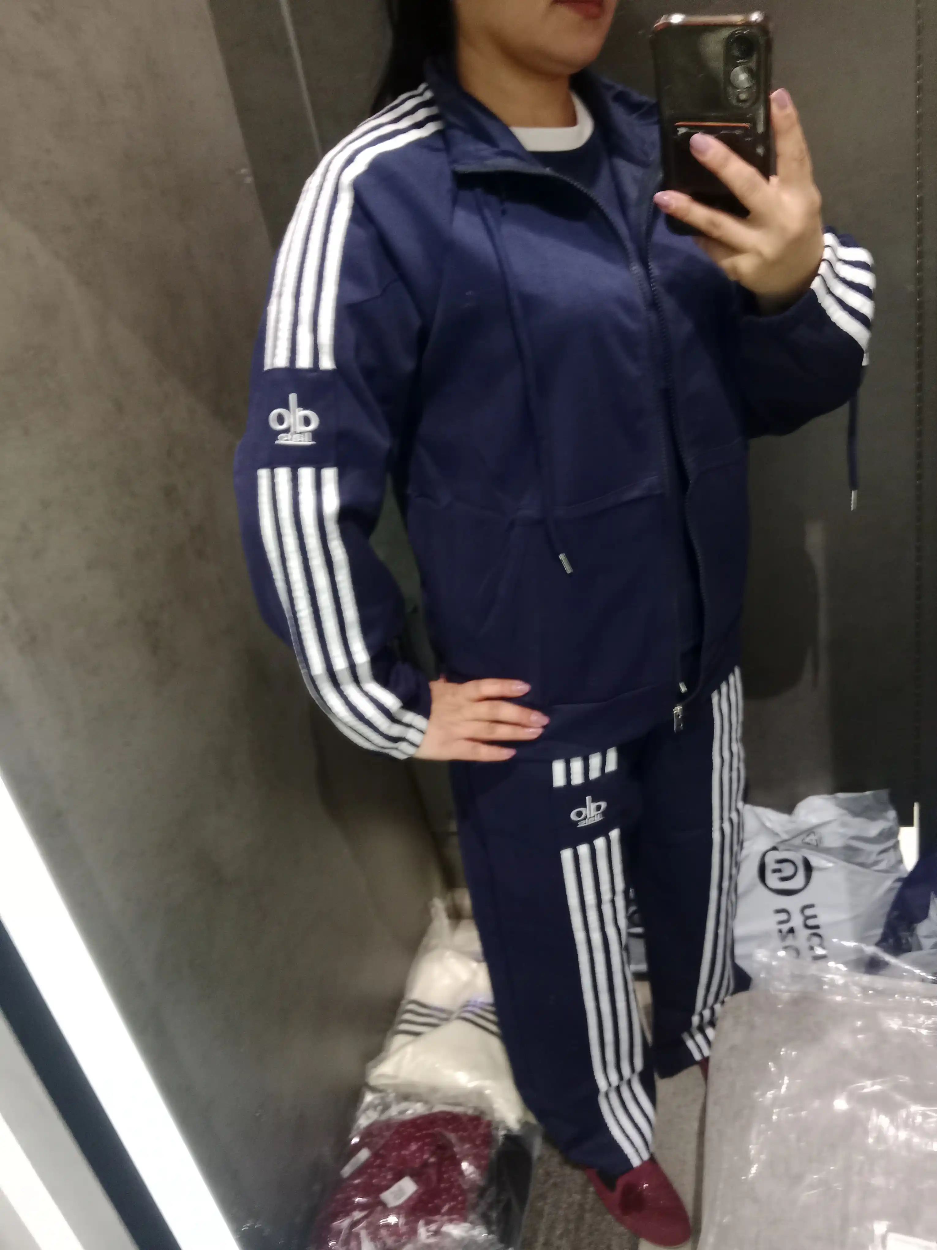 Ayollar uchlik sport kostyumi, 3 dona, shim, futbolka, kurtka, paxta tolali, yozgi-kuzgi, 46-52 o‘lcham