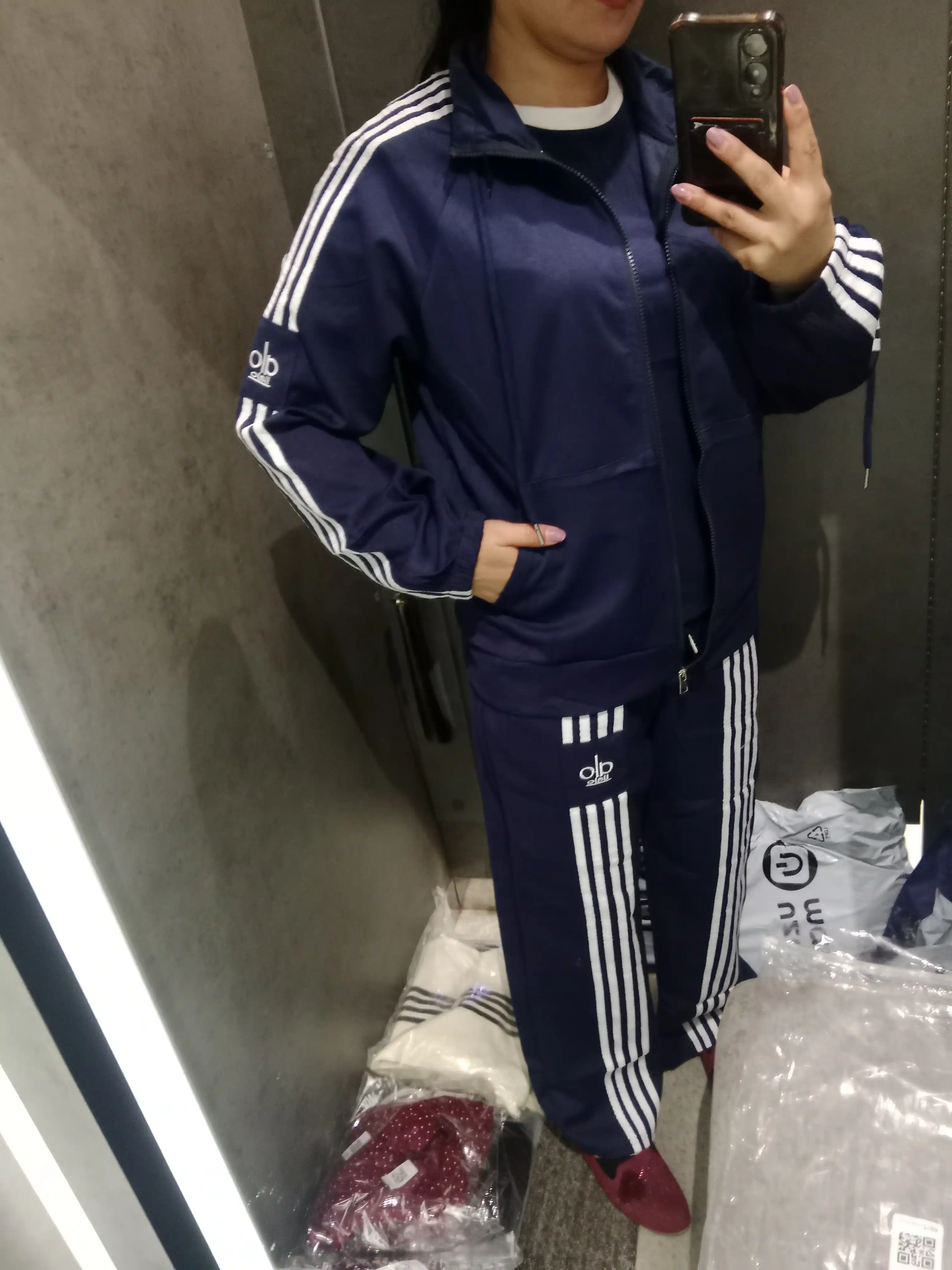 Ayollar uchlik sport kostyumi, 3 dona, shim, futbolka, kurtka, paxta tolali, yozgi-kuzgi, 46-52 o‘lcham