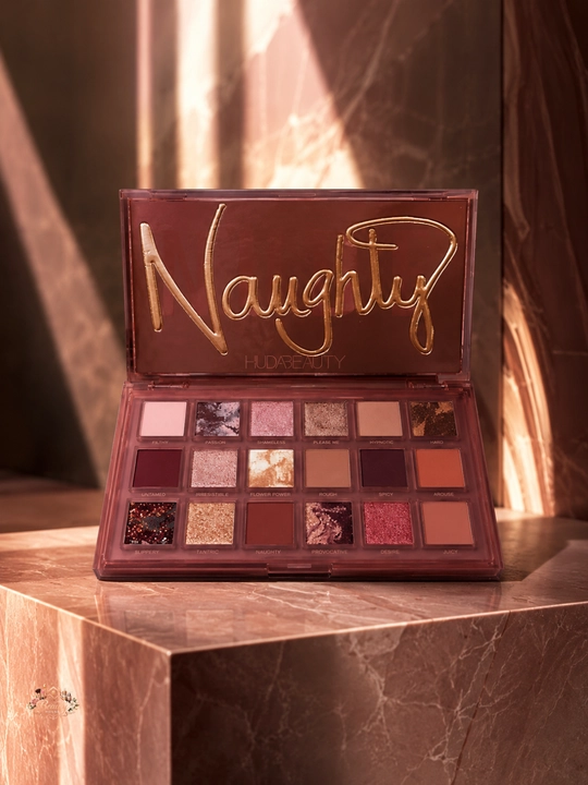 Huda Beauty Naughty Nude, палетка теней 18 оттенков для nude и glam макияжа