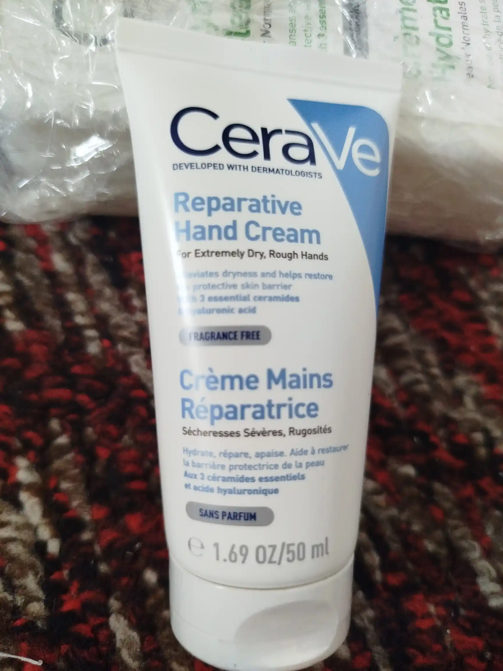 CeraVe Qo‘llar uchun qayta tiklovchi krem juda quruq teri uchun, 50 ml