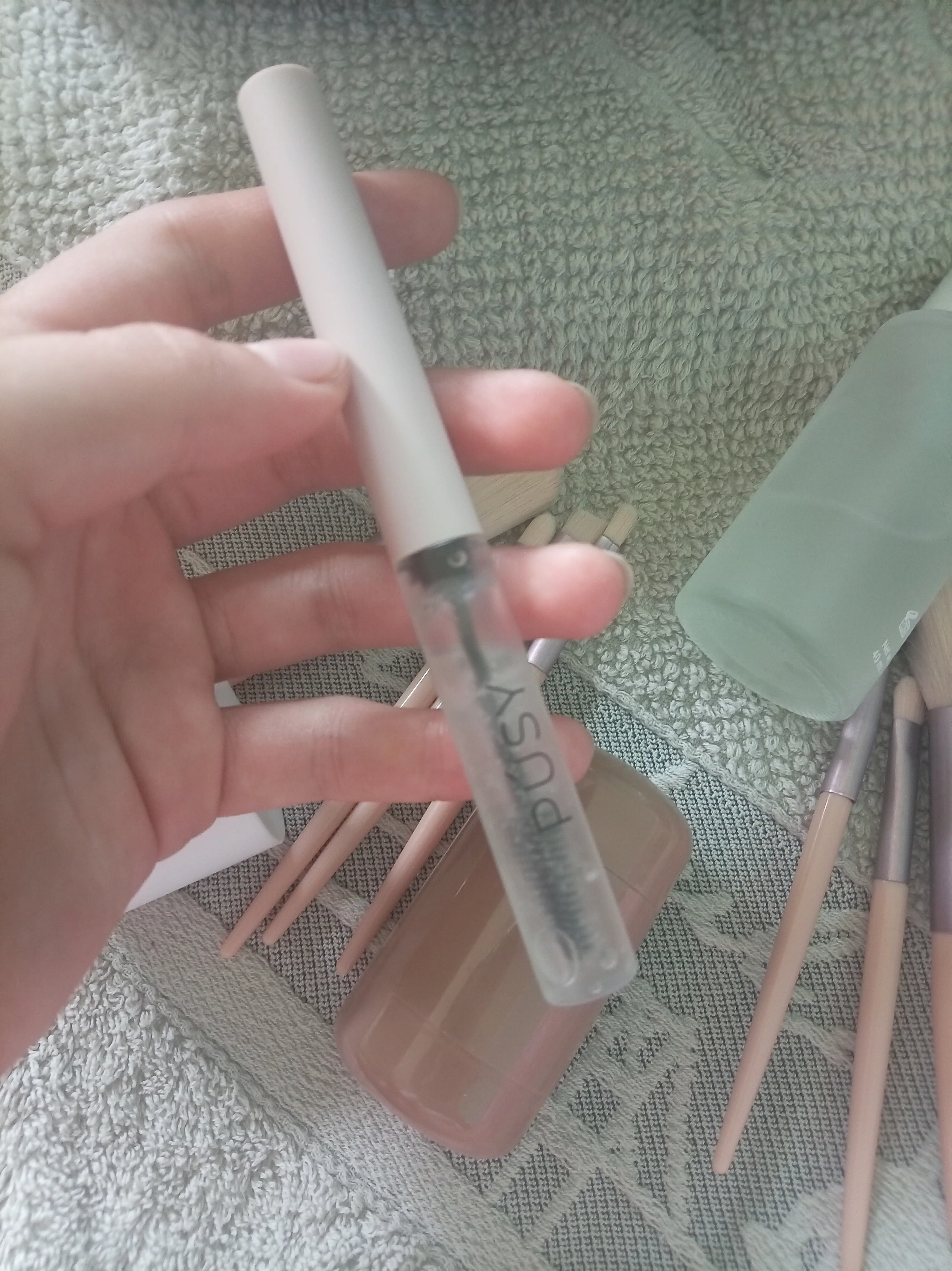 Qoshlarni turmaklash uchun gel-fiksator, rangsiz, chidamliligi 24 soat, 5 ml