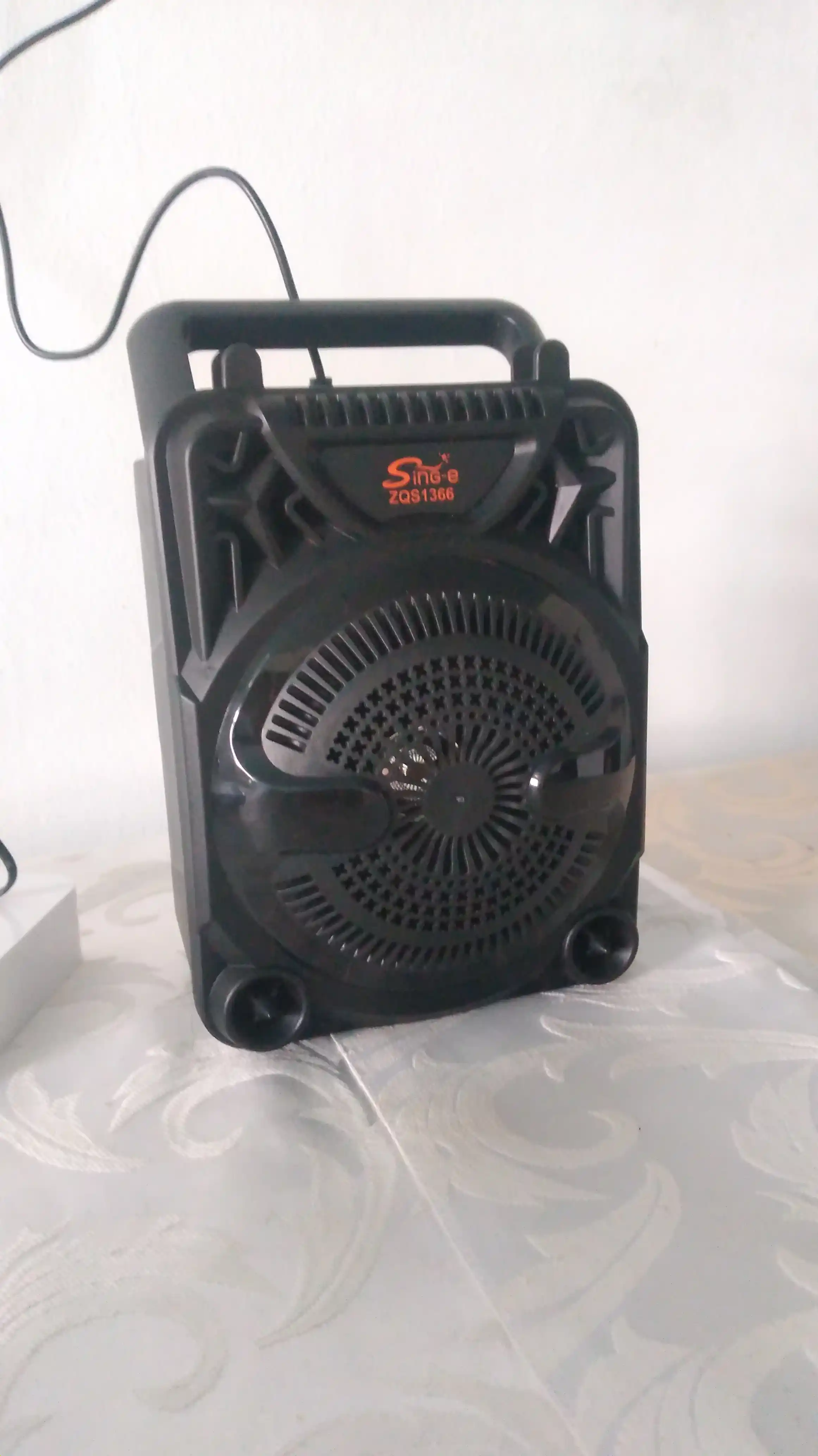 Karaoke uchun mikrofonli FIDGO portativ Bluetooth kolonka