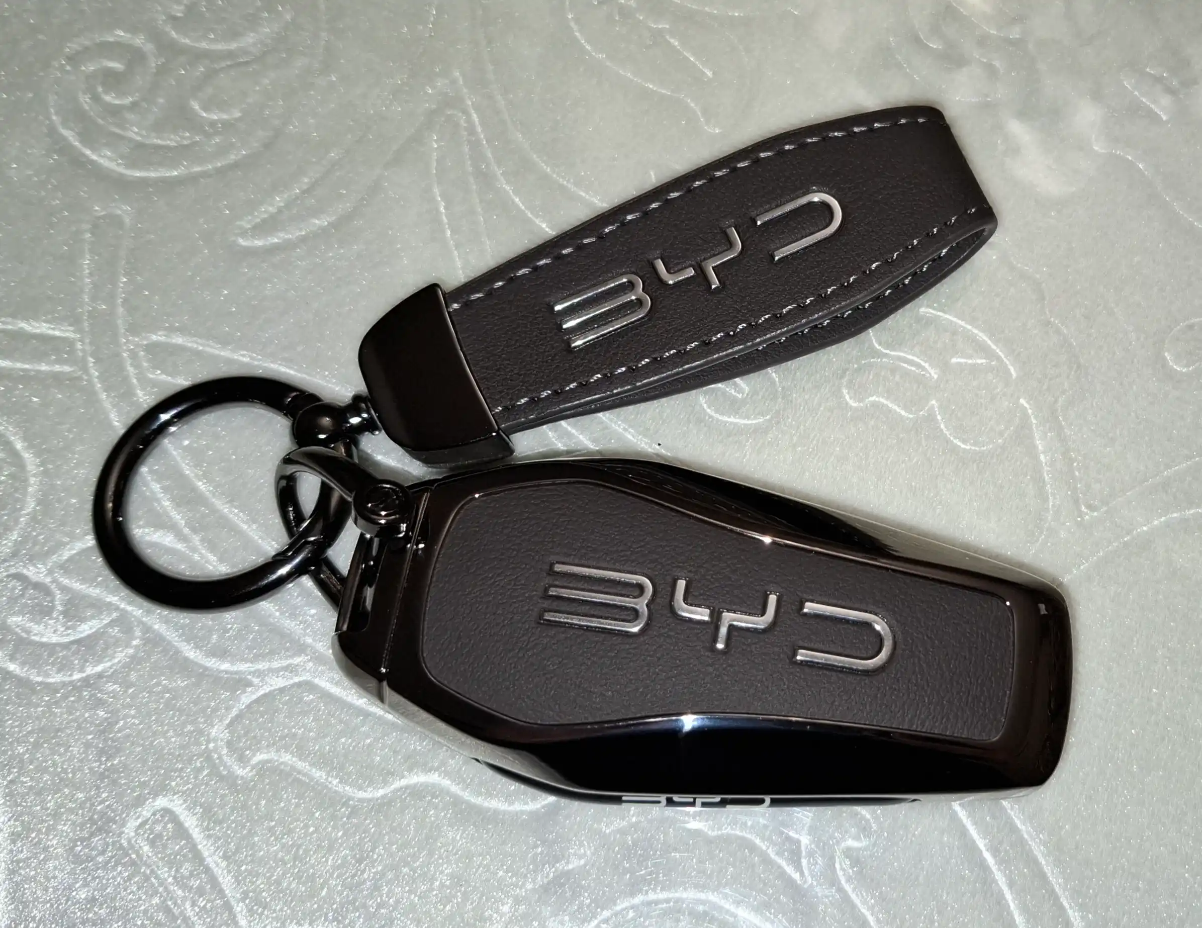 Кожаный чехол для ключа BYD
