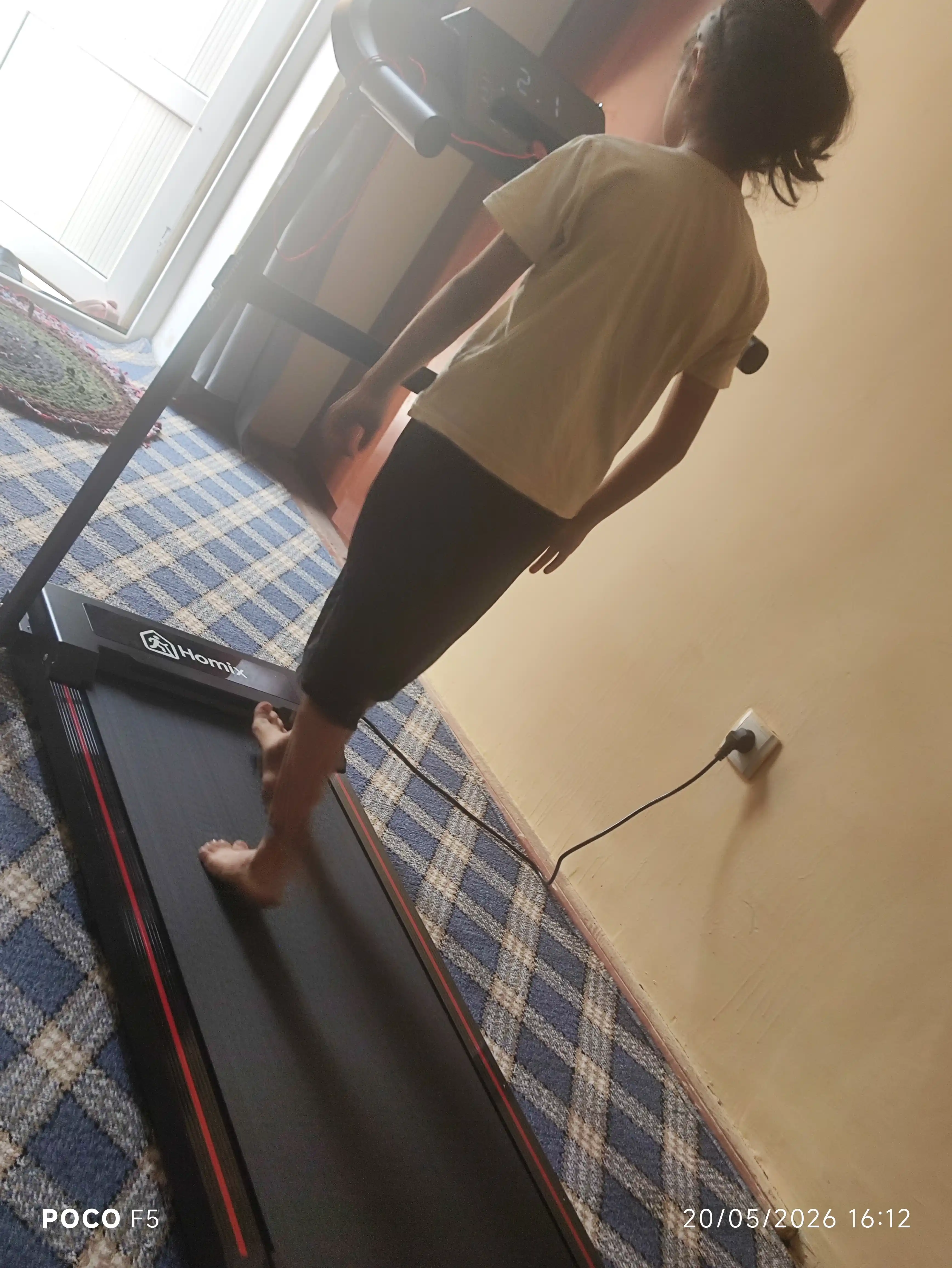 Uy uchun yig‘iladigan elektr yugurish yo‘lagi, 8-12 km-soat