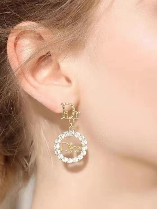 Серьги-подвески в стиле Dior — воплощение парижского шика