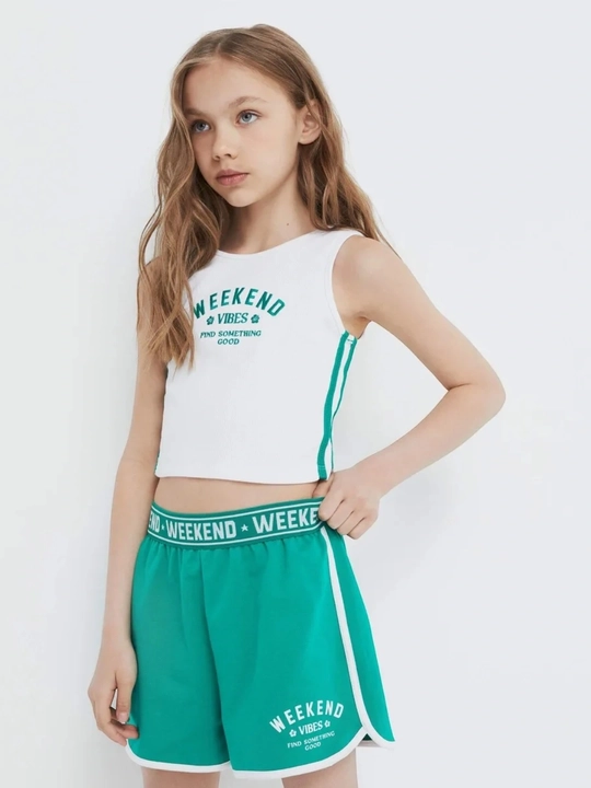 Qizlar uchun shortik - 