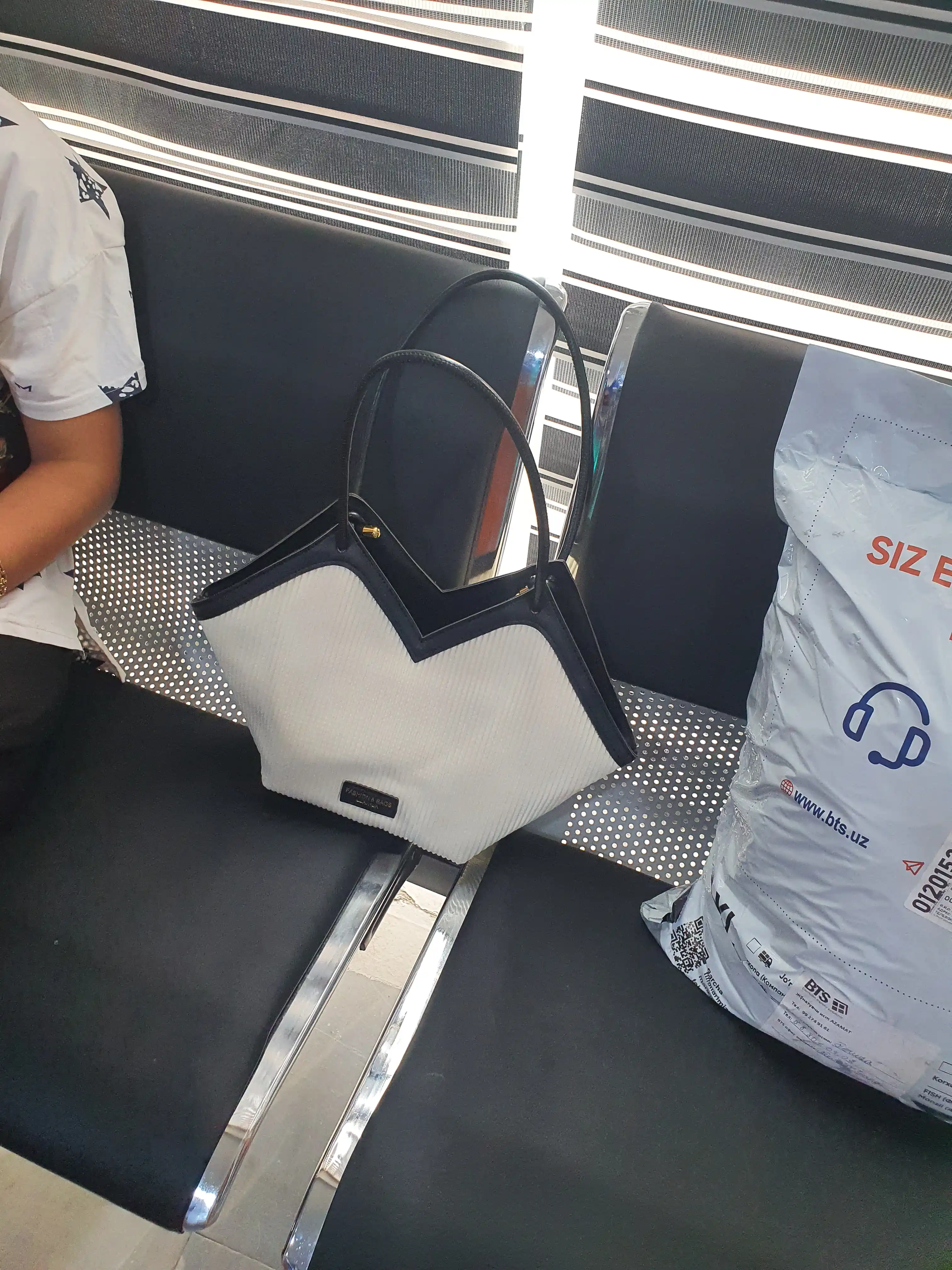 Ayollar sumkasi, shopper, yelkaga, eko-charmdan tout