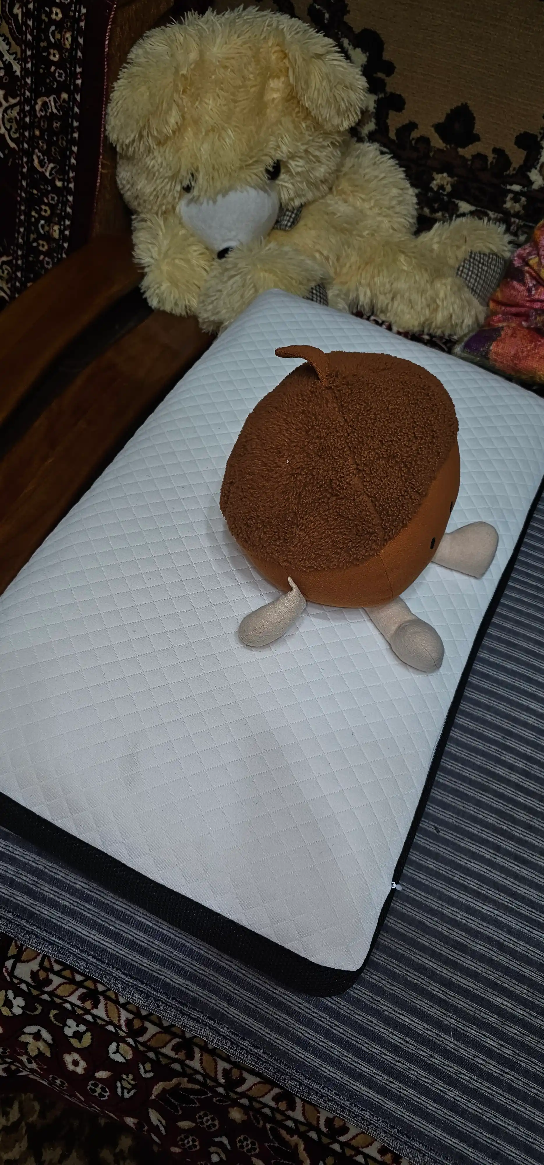 To‘plamda 1-2 ta ortopedik yostiq, Memory Foam 65x40 sm o‘lchamdagi anatomik uyqu yostig‘i