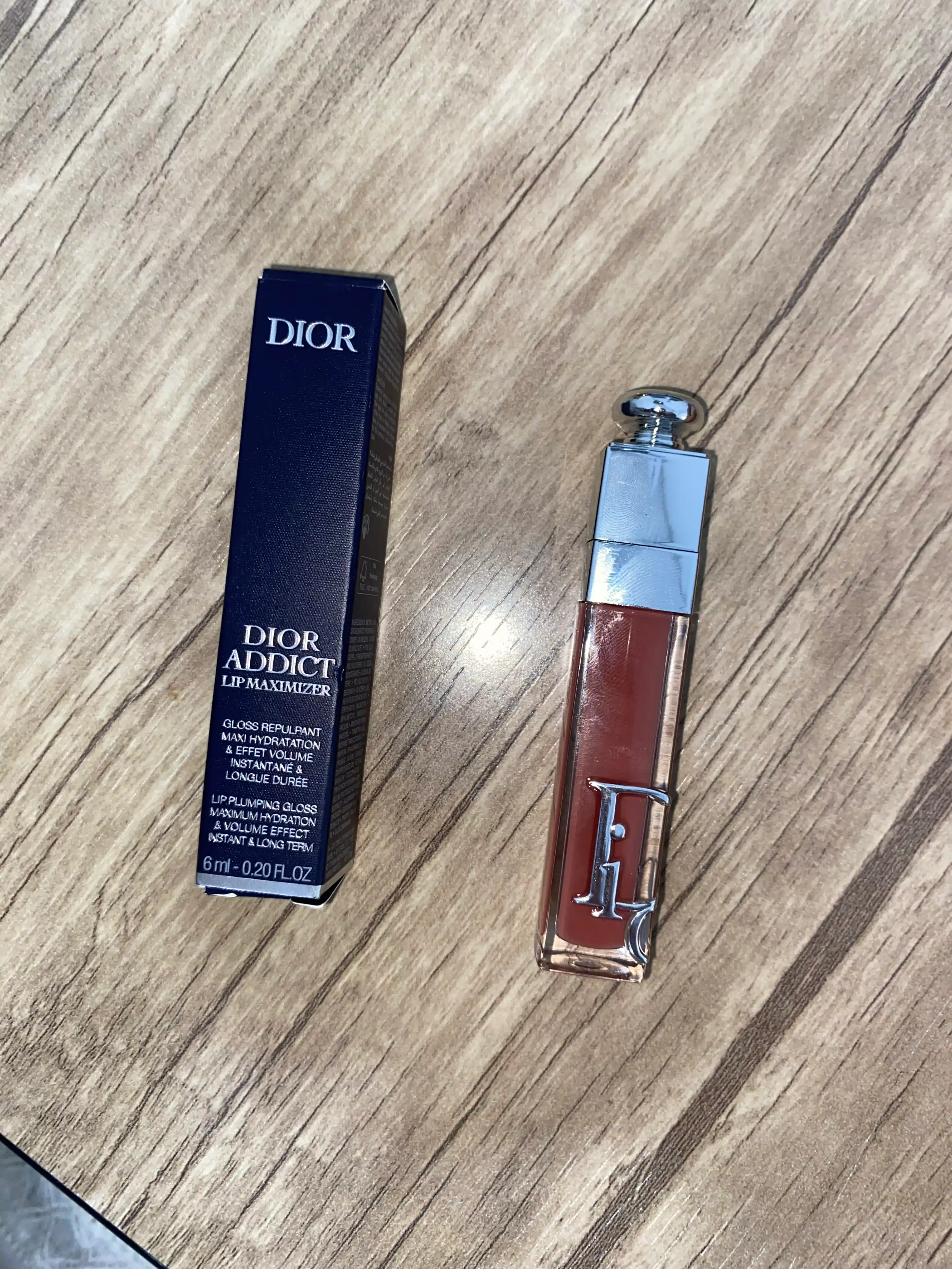 Dior Addict Lip Maximizer — Hajm beruvchi va namlantiruvchi lab uchun yaltiroq (blesk)