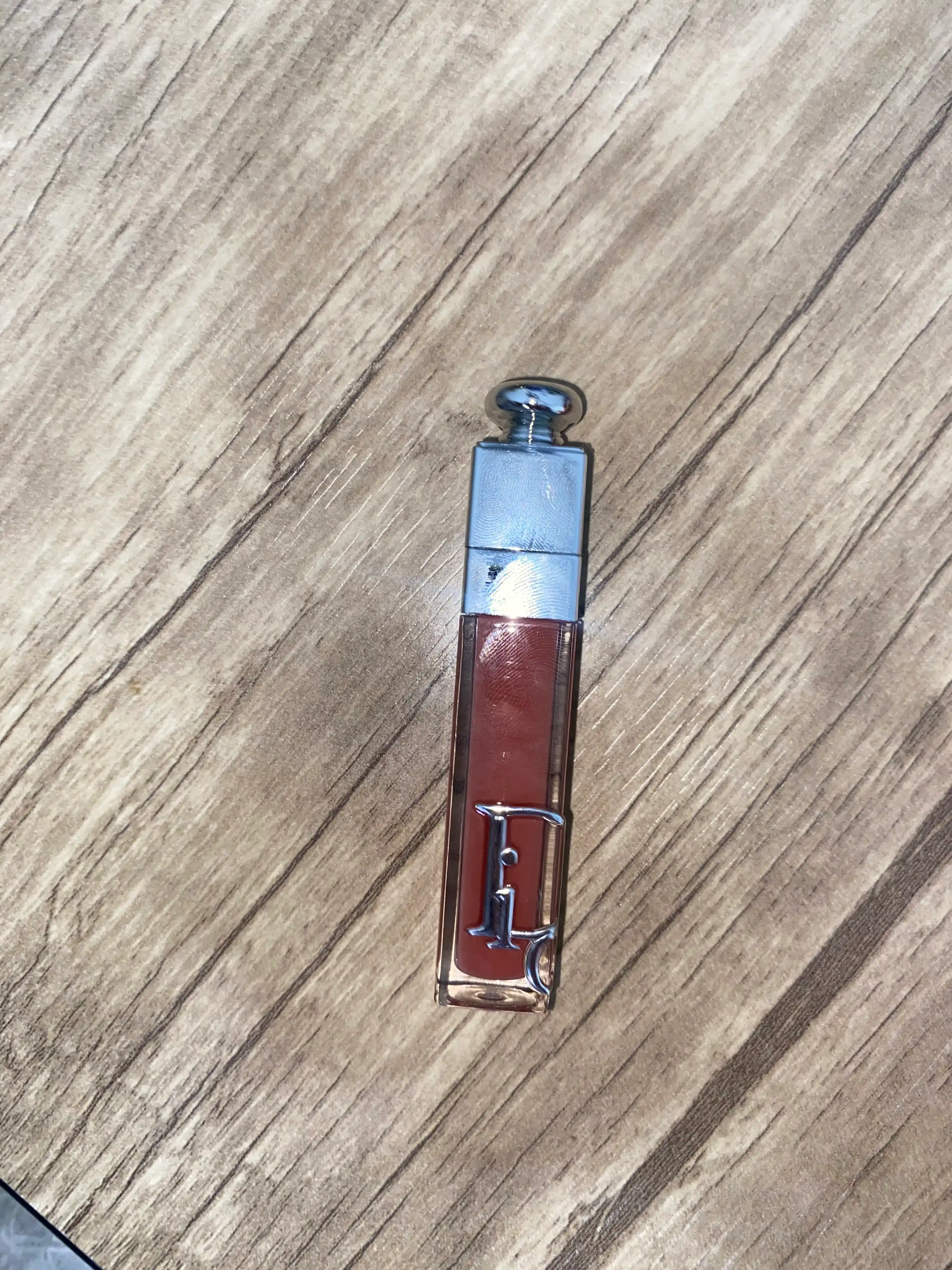 Dior Addict Lip Maximizer — Hajm beruvchi va namlantiruvchi lab uchun yaltiroq (blesk)
