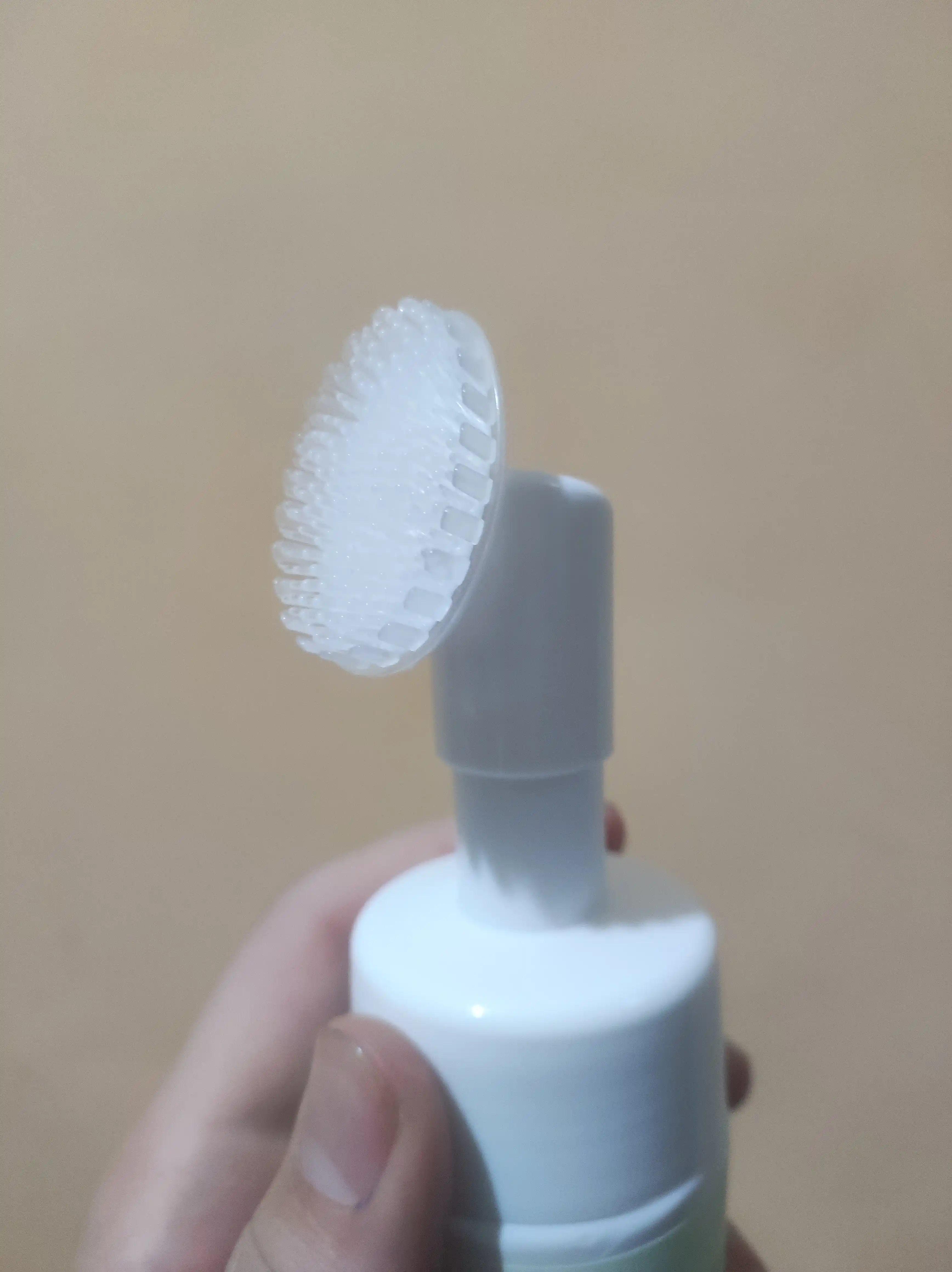 Пенка для умывания лица ALOE, oчищающая, увлажняющая, с массажной щеткой