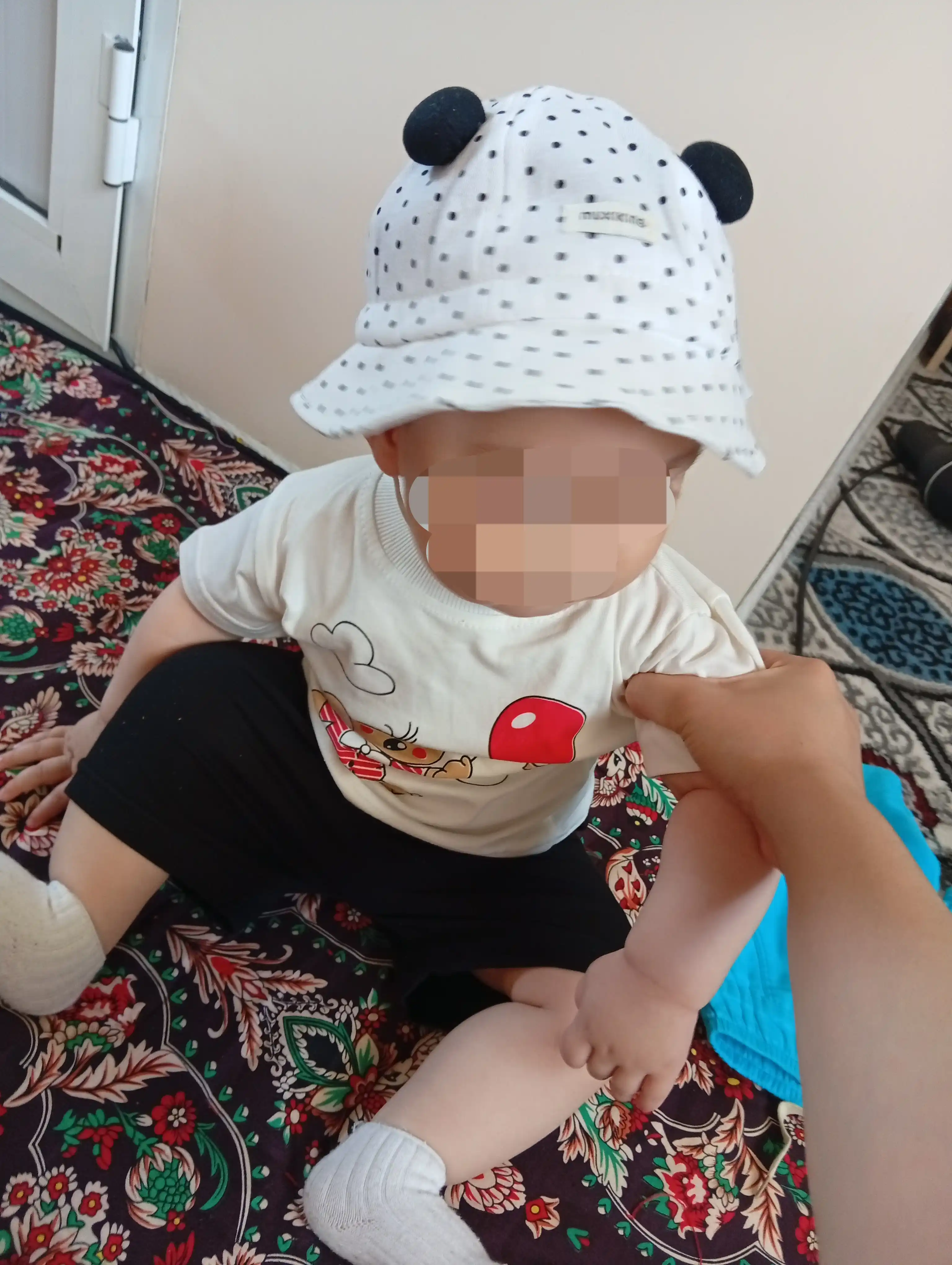 1 Yoshli bolalar, o'g'il bolalar va qiz bolalar uchun futbolka va shortilar to'plami