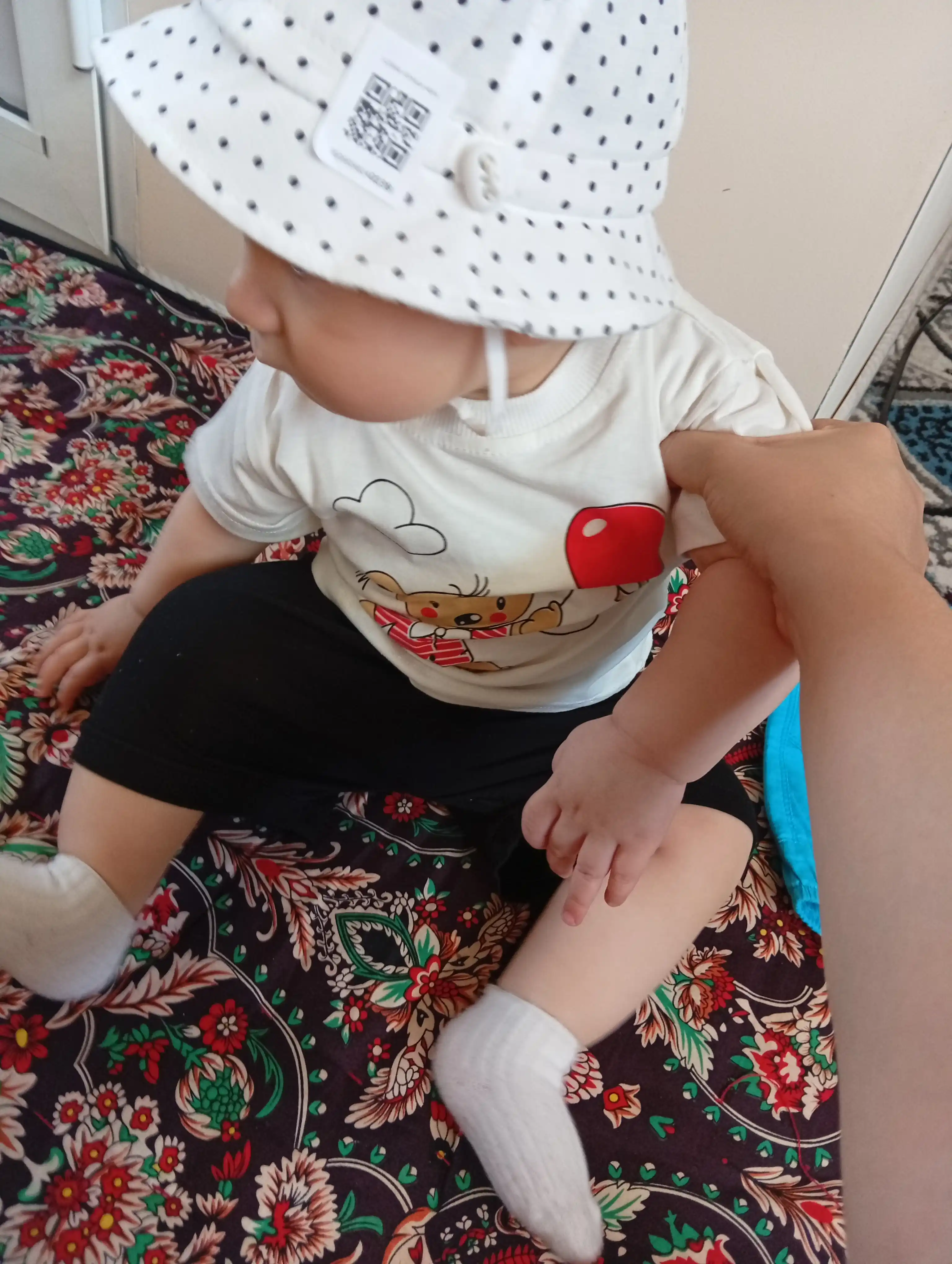1 Yoshli bolalar, o'g'il bolalar va qiz bolalar uchun futbolka va shortilar to'plami